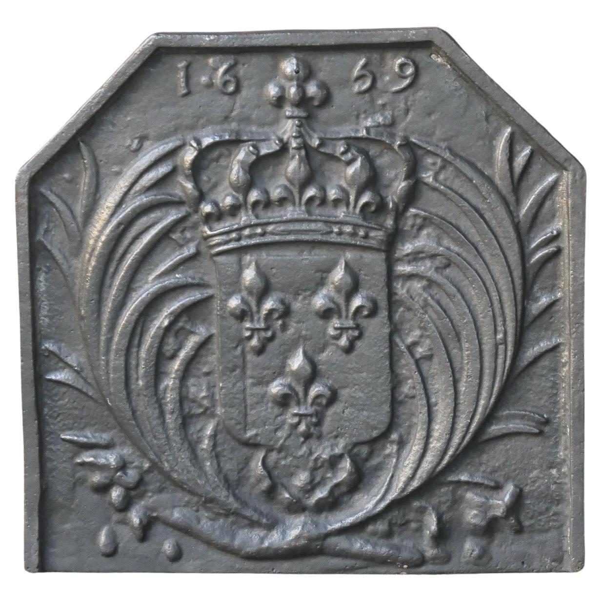 Plaque de cheminée française de style Louis XIV « Arms of France »