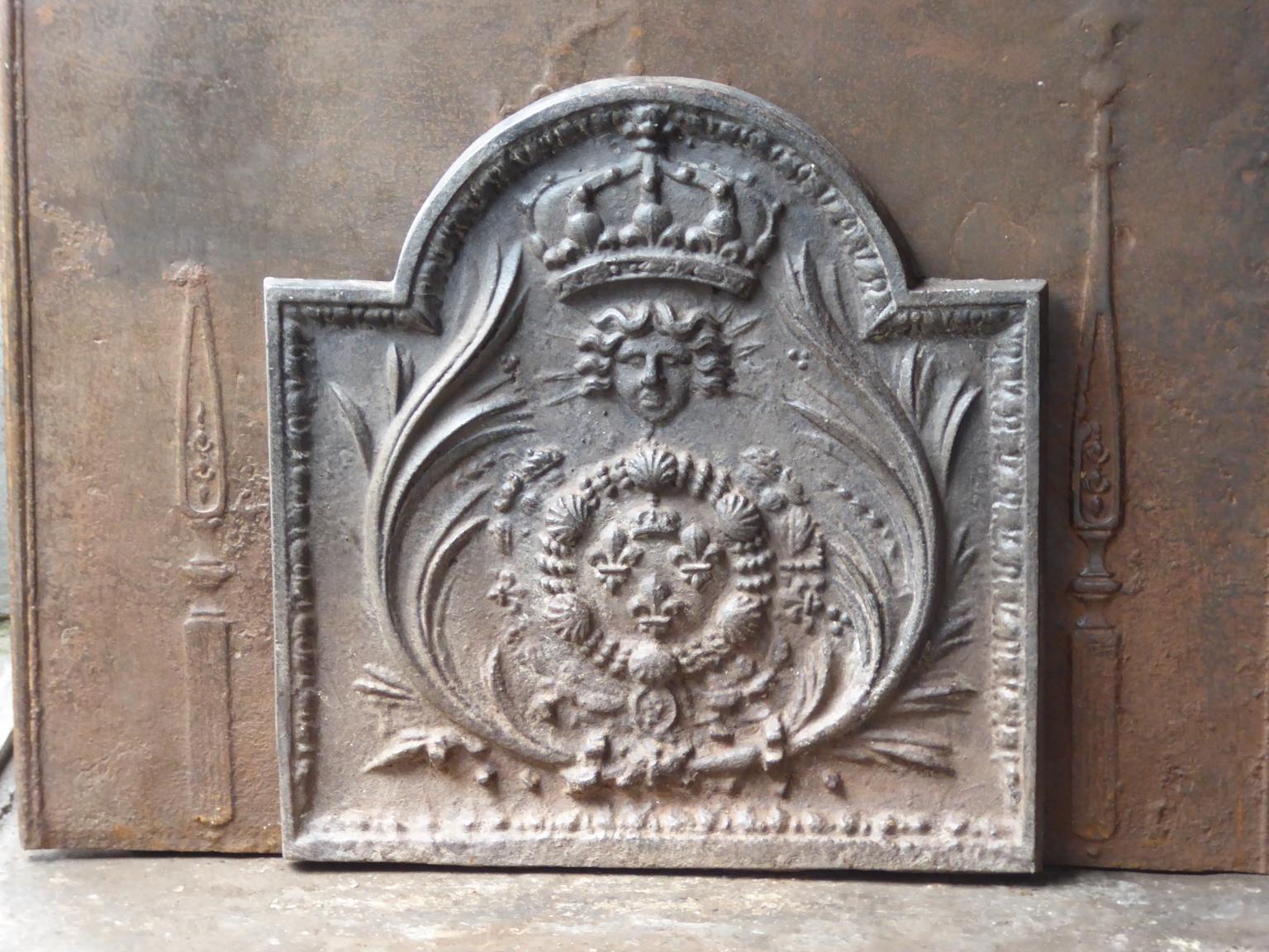 20th century French Louis XIV style fireback with the arms of France. Coat of arms of the House of Bourbon, an originally French royal house that became a major dynasty in Europe. It delivered kings for Spain (Navarra), France, both Sicilies and