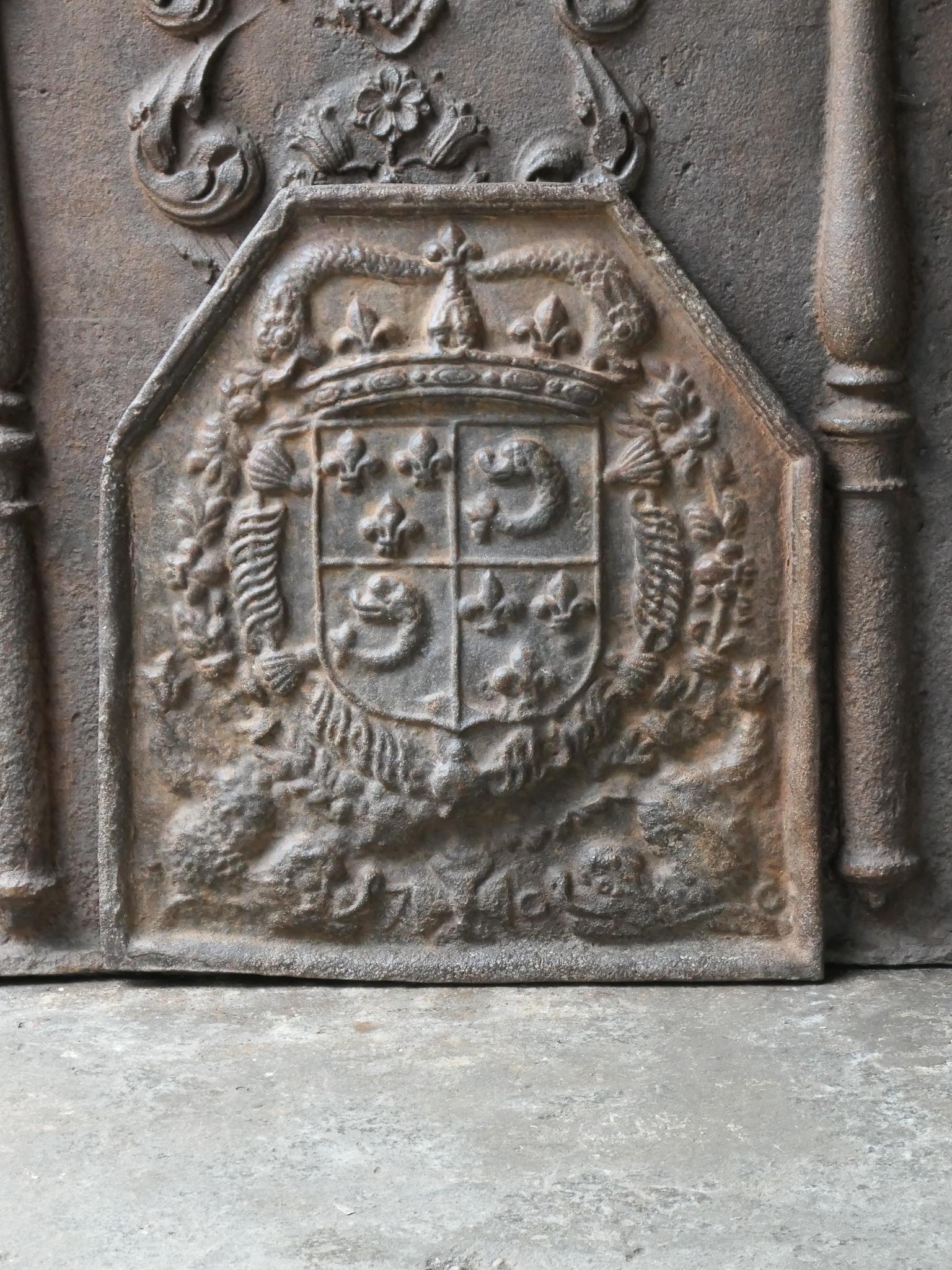 20th Century French Louis XIV style fireback with the Arms of France. A Coat of Arms of the House of Bourbon, an originally French royal house that became a major dynasty in Europe. The house delivered kings for Spain (Navarra), France, both