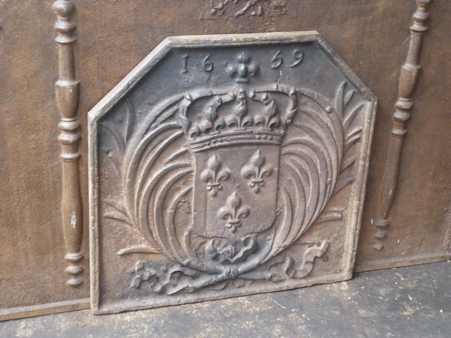 Cast French Louis XIV Style 'Arms of France' Fireback