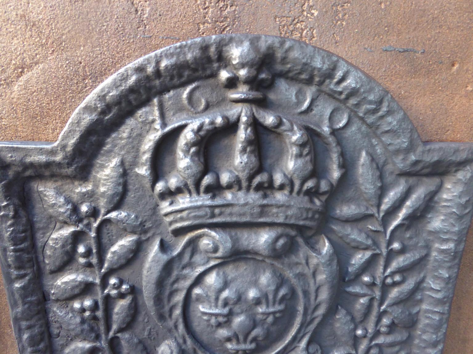 French Louis XIV Style 'Arms of France' Fireback In Good Condition In Amerongen, NL