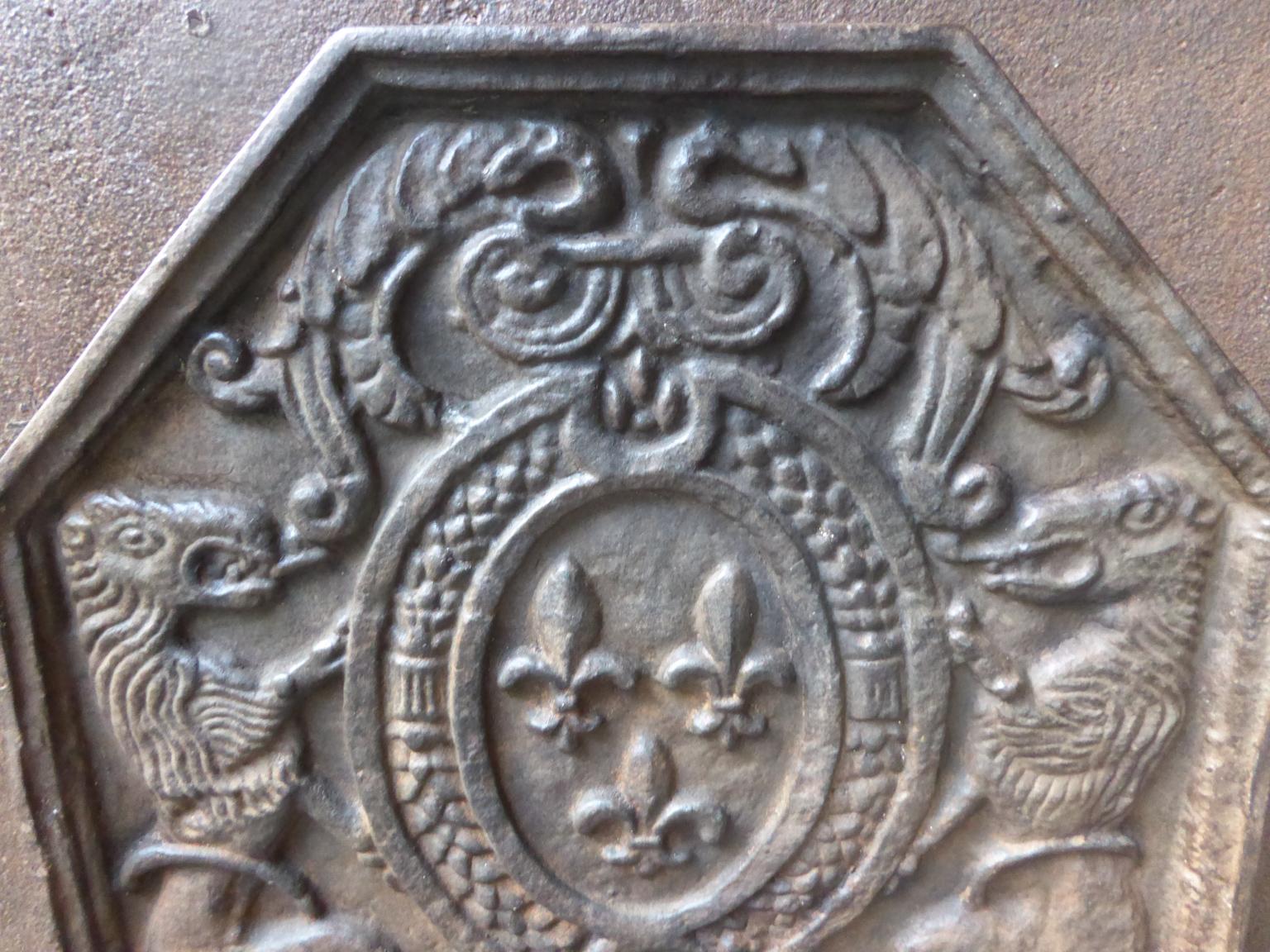 French Louis XIV Style 'Arms of France' Fireback In Good Condition In Amerongen, NL