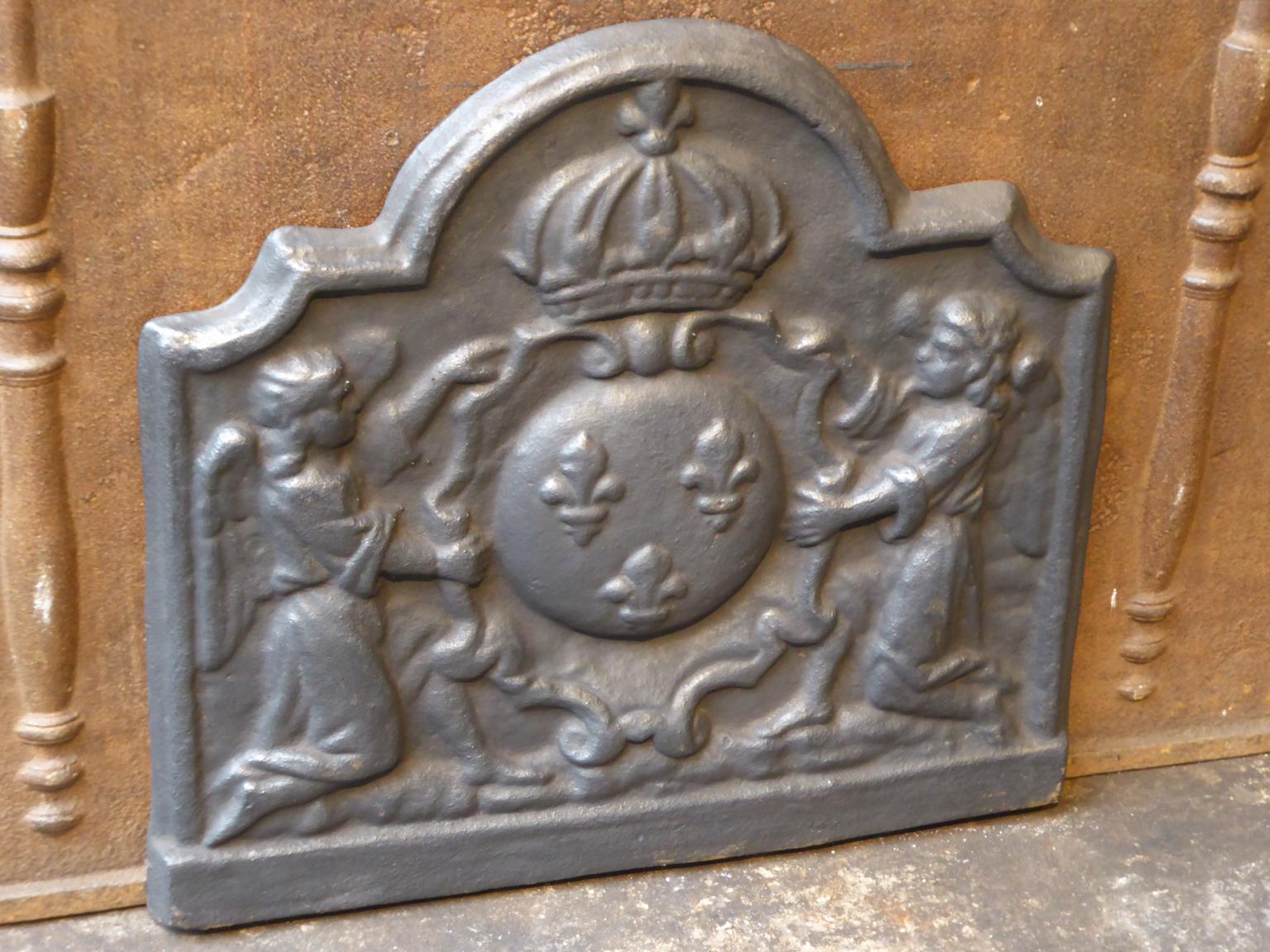 French Louis XIV Style 'Arms of France' Fireback In Good Condition In Amerongen, NL