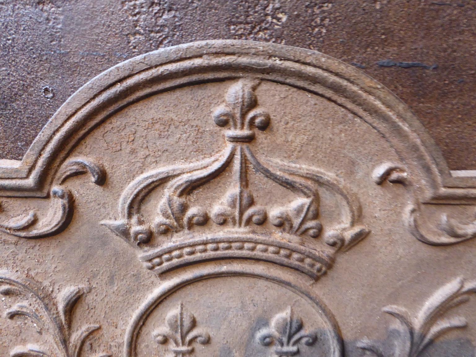 French Louis XIV Style 'Arms of France' Fireback In Good Condition In Amerongen, NL