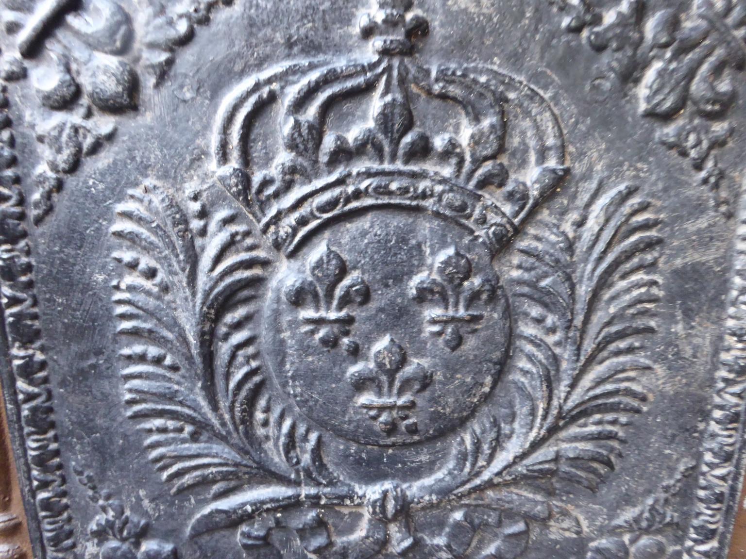 French Louis XIV Style 'Arms of France' Fireback In Good Condition In Amerongen, NL