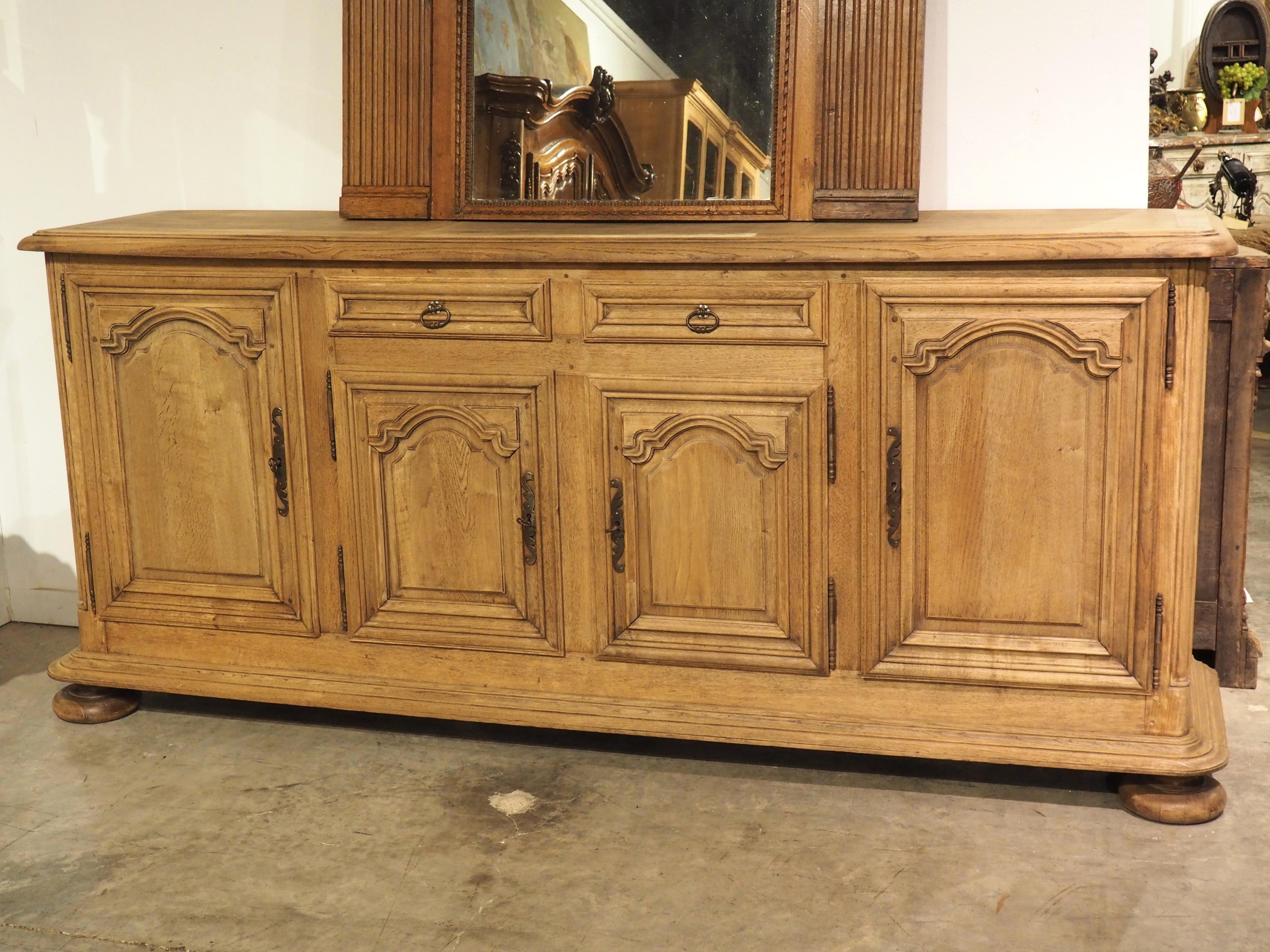 French Louis XIV Style Bleached Oak 4-Door Enfilade Buffet, Circa 1940s In Good Condition For Sale In Dallas, TX