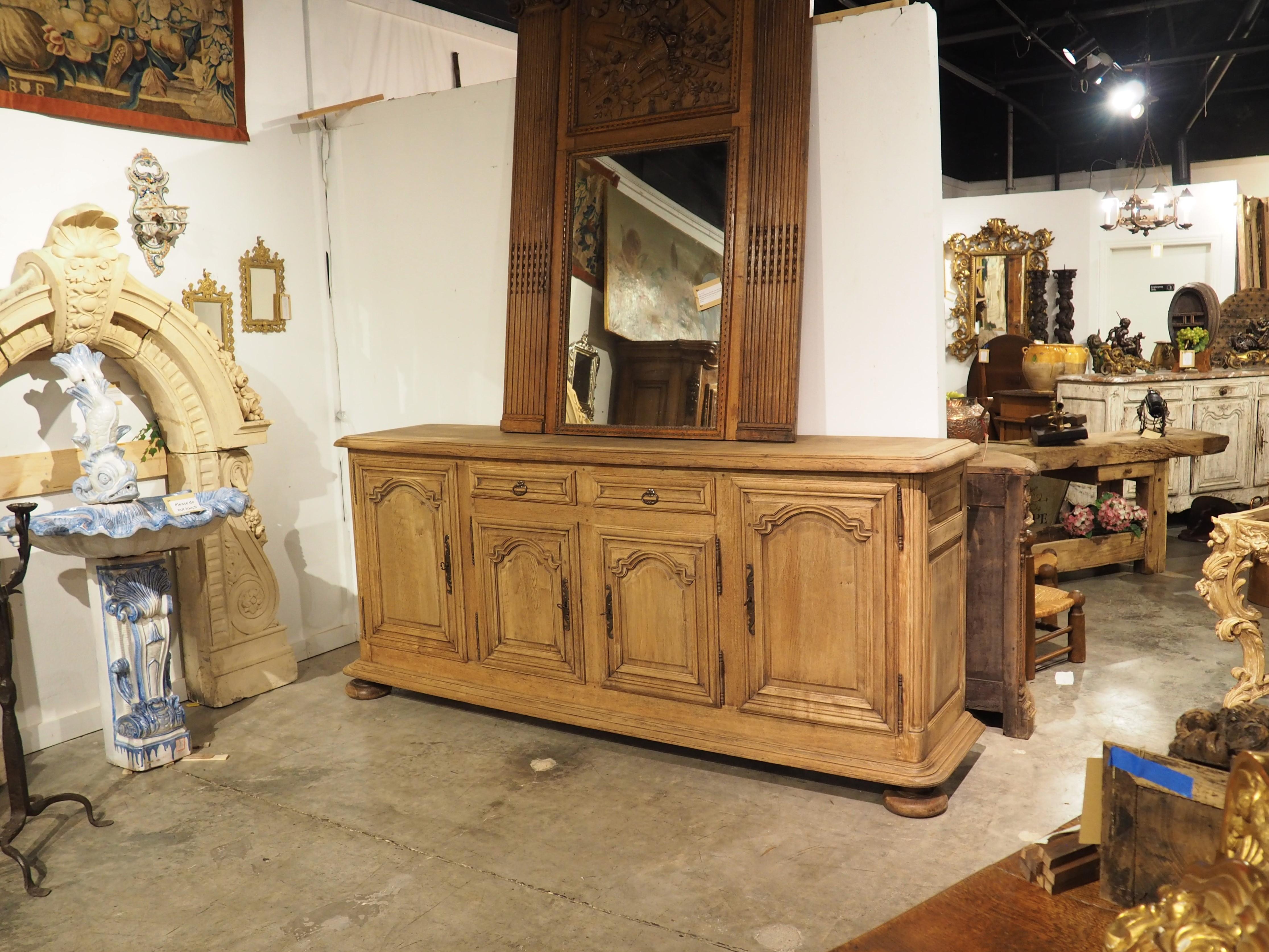 Mid-20th Century French Louis XIV Style Bleached Oak 4-Door Enfilade Buffet, Circa 1940s For Sale