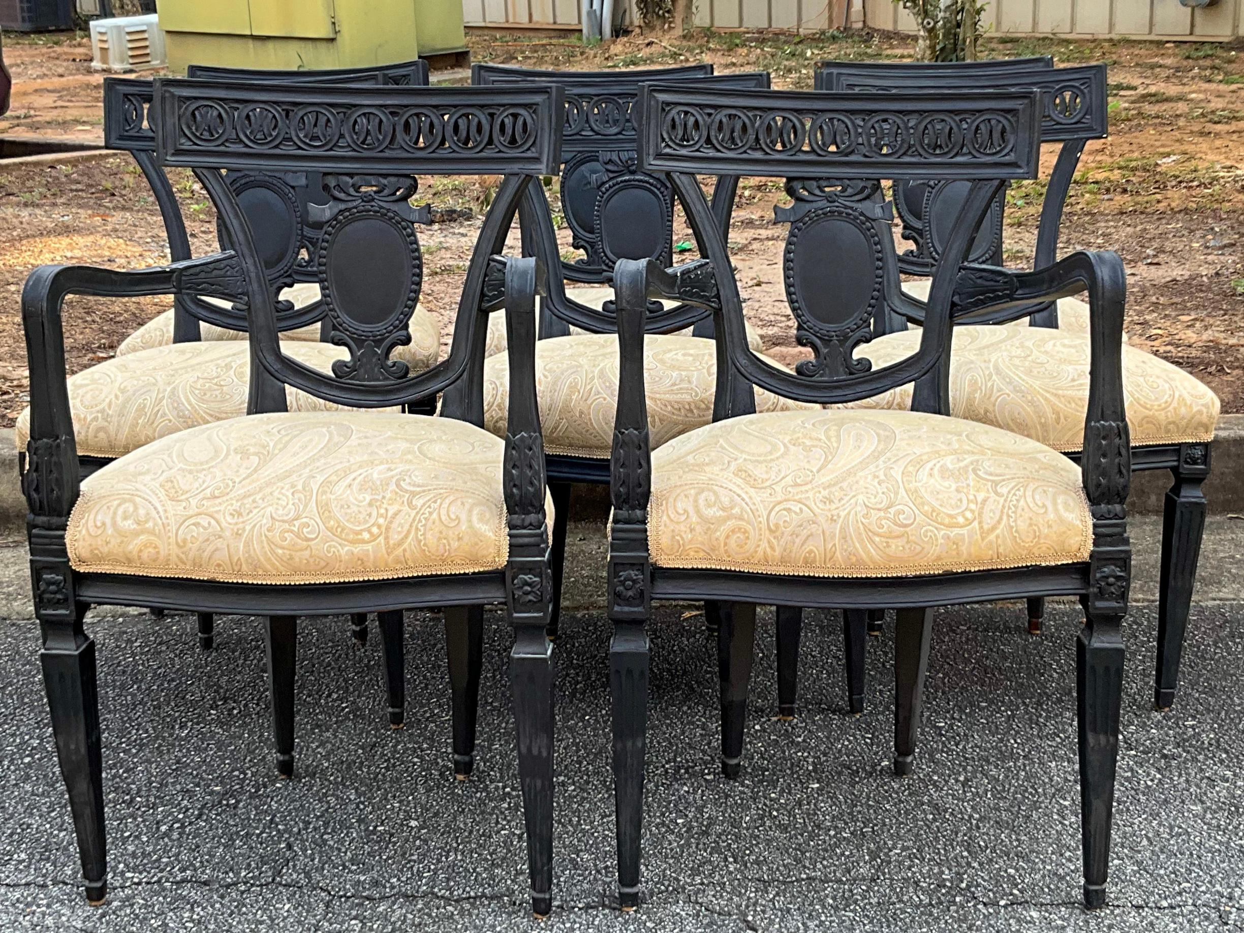 French Louis XIV Style Carved Wood Bow & Medallion Painted Dining Chairs - S/8 In Good Condition For Sale In Kennesaw, GA