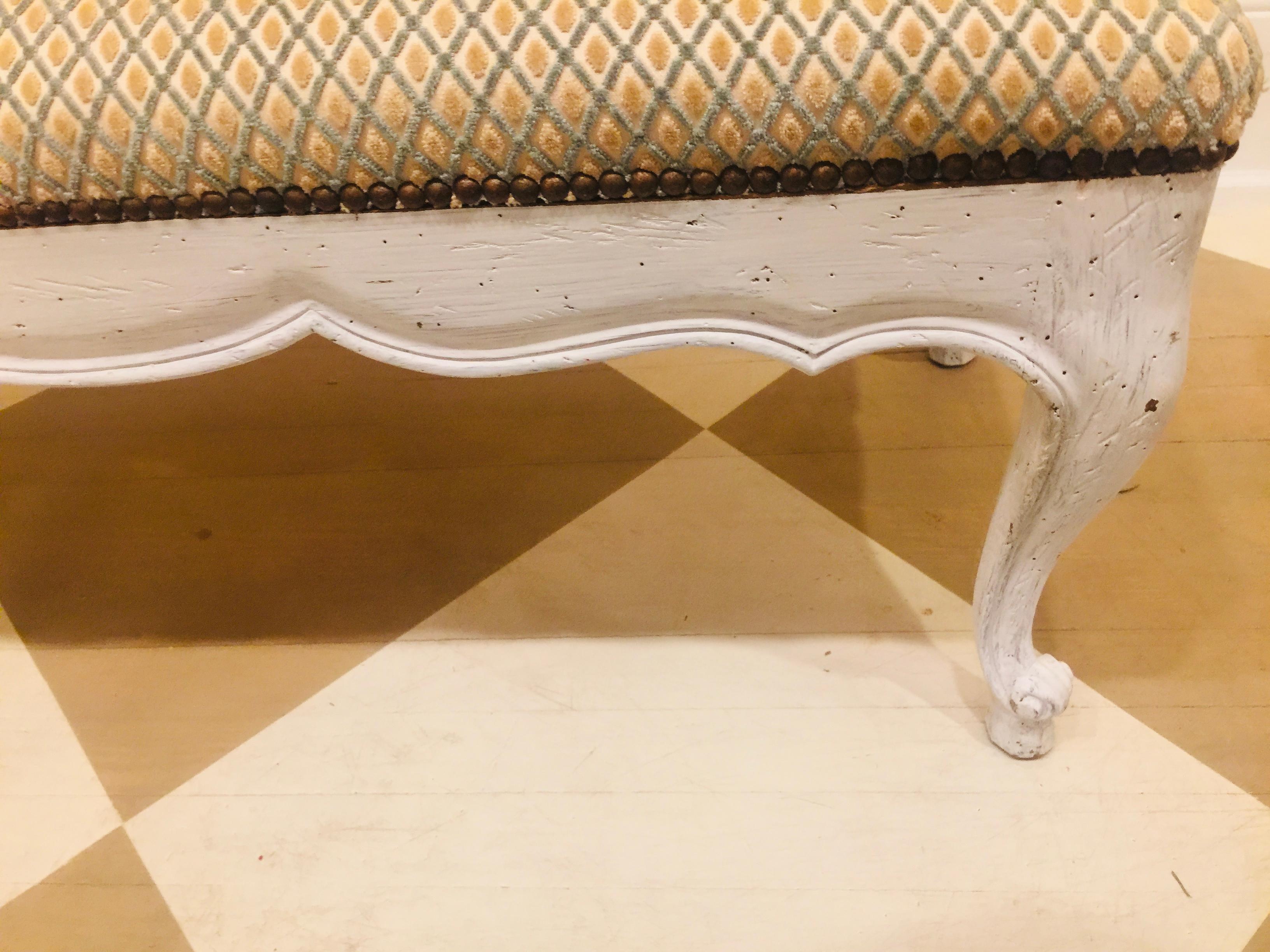 Early 20th Century French Louis XIV Style Chalked White Wooden Bench