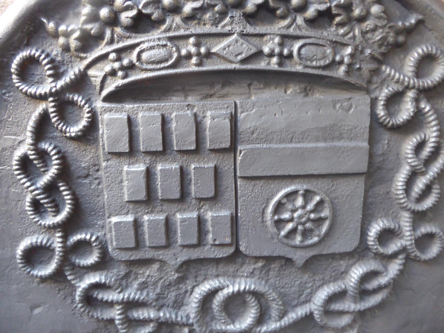 Moulage Plaque de cheminée française de style Louis XIV « Armoiries de la famille Rostaing » en vente