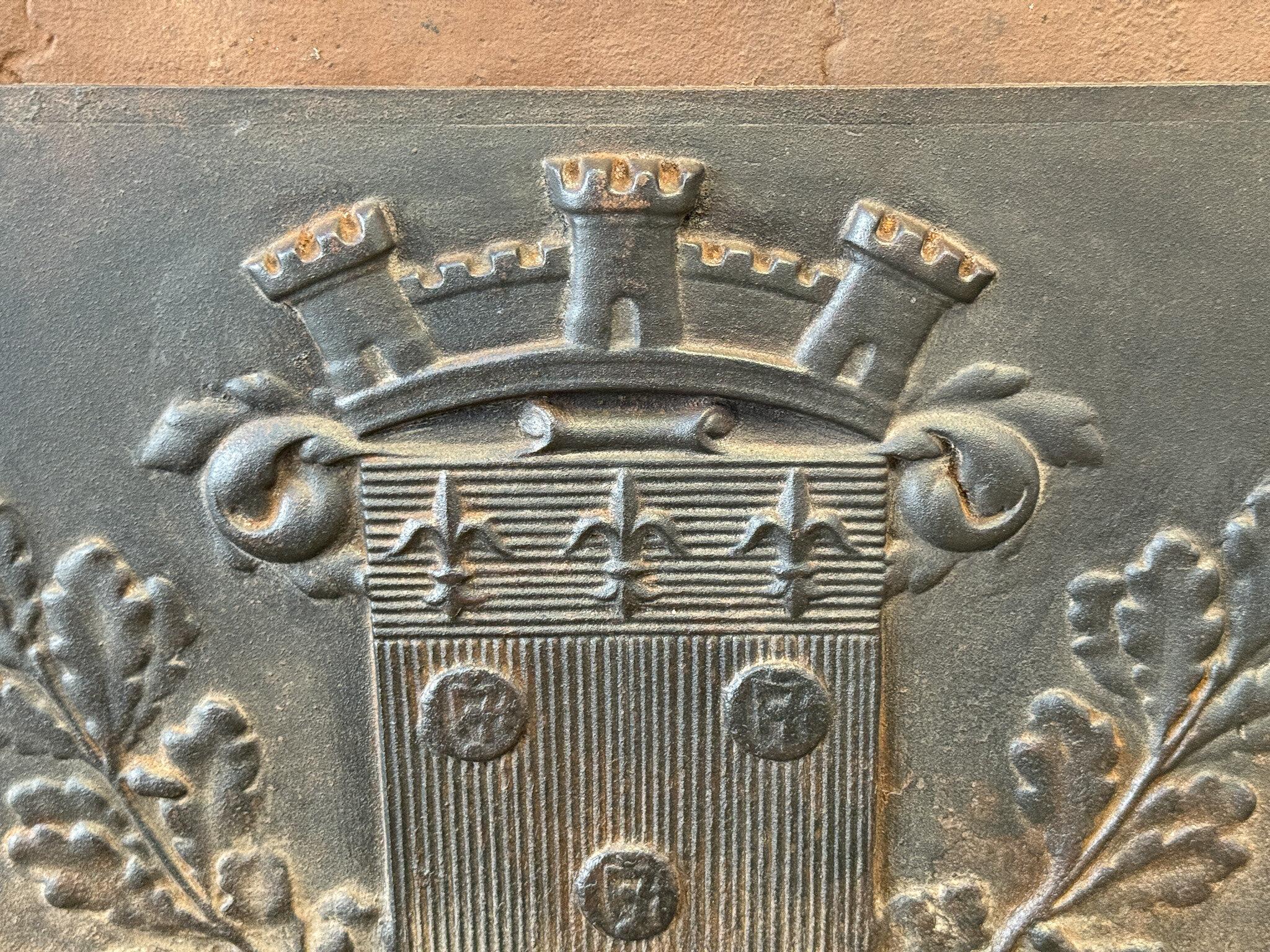 French Louis XIV Style 'Coat of Arms' Fireback / Backsplash, 20th Century For Sale 5