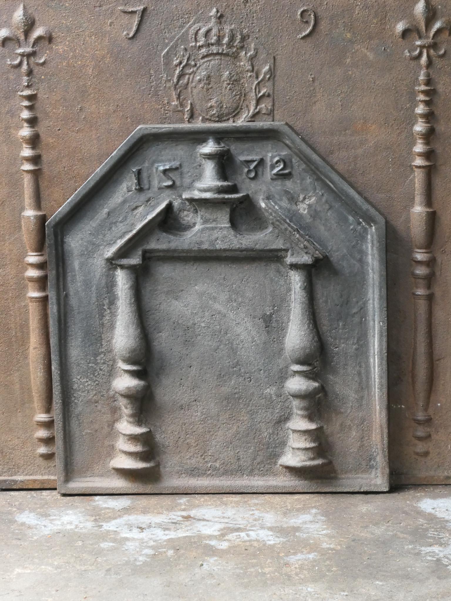 Moulage Plaque de cheminée française de style Louis XIV, 20e siècle en vente