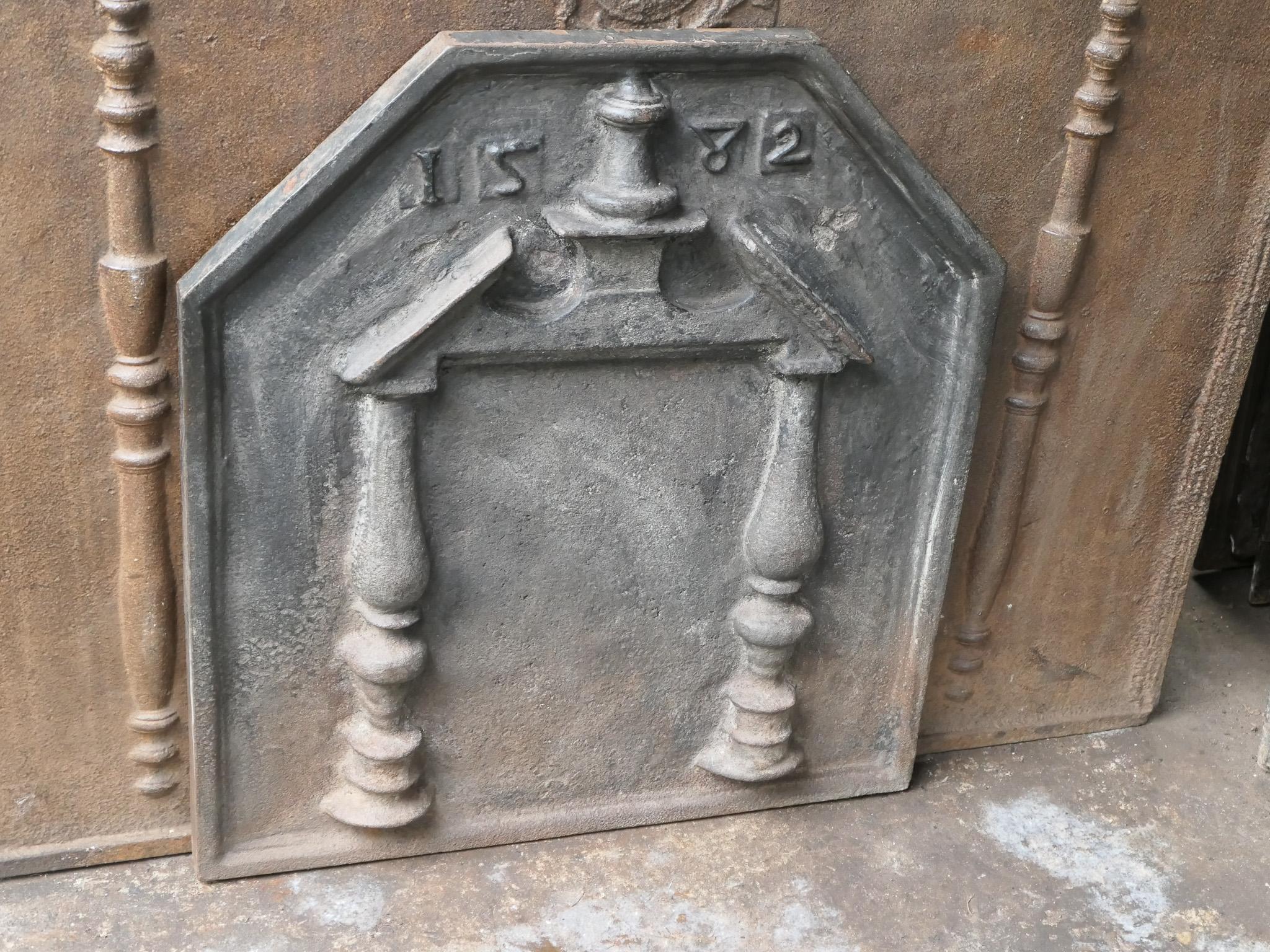 Fer Plaque de cheminée française de style Louis XIV, 20e siècle en vente