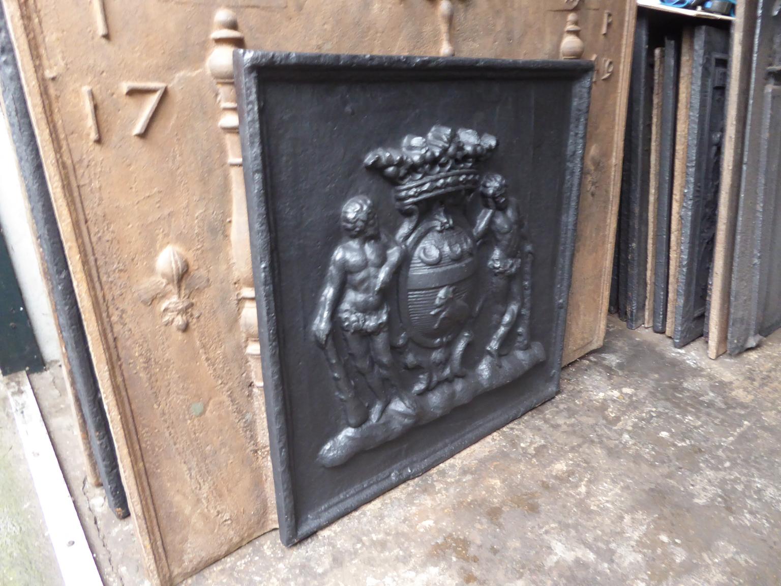 French Louis XIV Style Coat of Arms Fireback / Backsplash For Sale 4