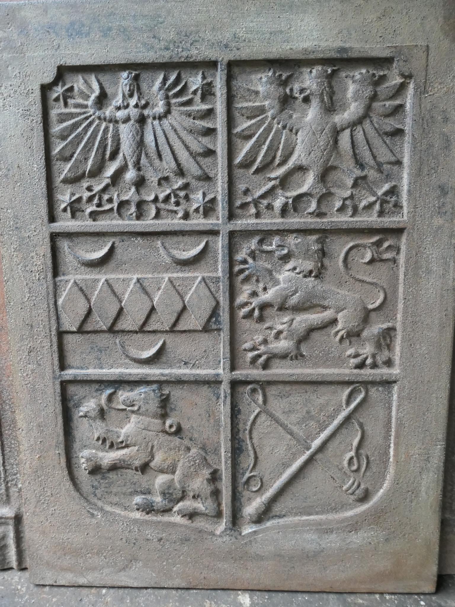 French, Louis XIV Style 'Coat of Arms' Fireback / Backsplash For Sale 2
