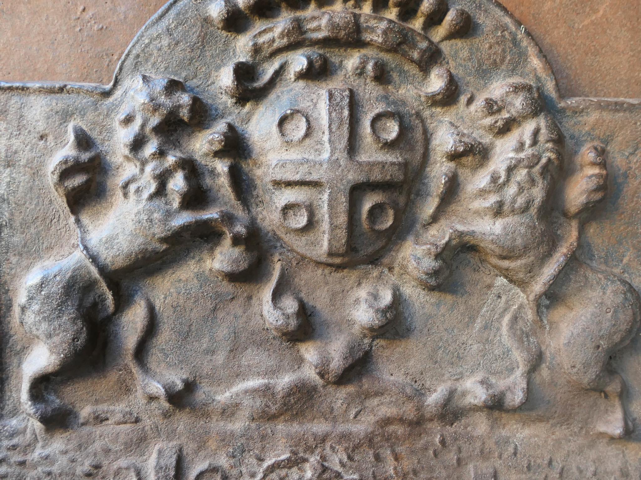 French Louis XIV Style 'Coat of Arms' Fireback / Backsplash For Sale 2