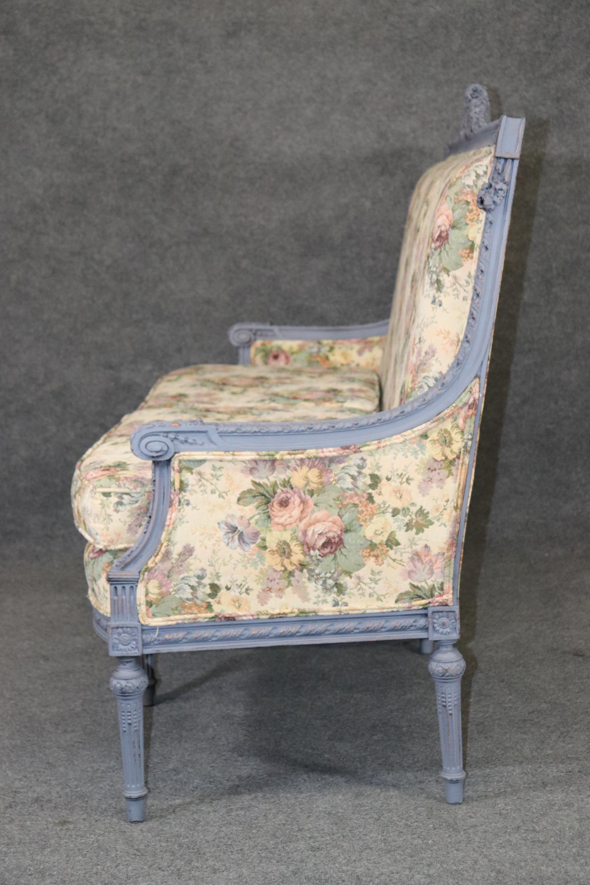 Hand-Carved French Louis XIV Style Distressed Paint Decorated Settee With Floral Upholstery For Sale