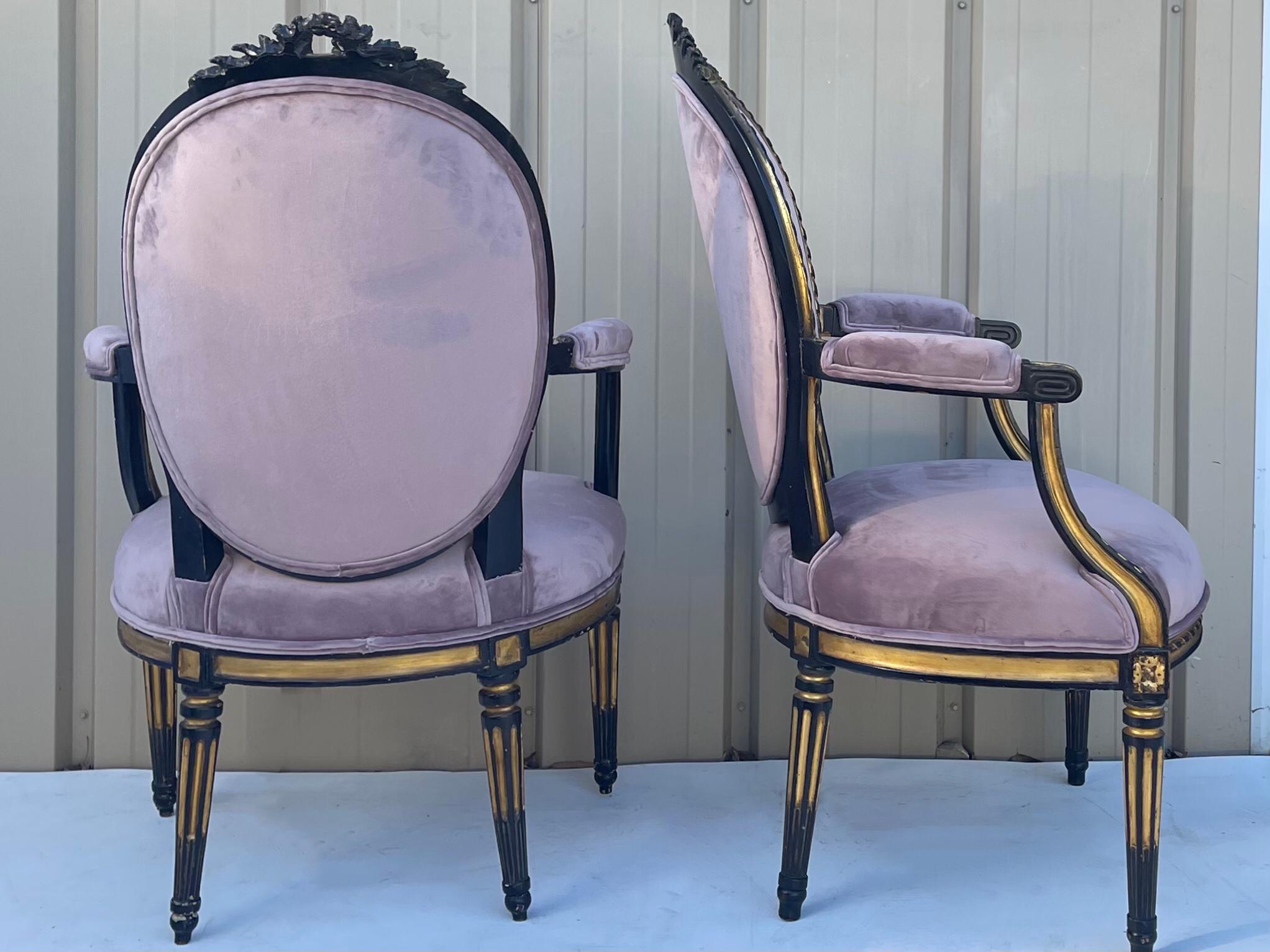 Ein Paar ebonisierte und teilweise vergoldete Bergre-Stühle im Louis XIV.-Stil im Angebot 1