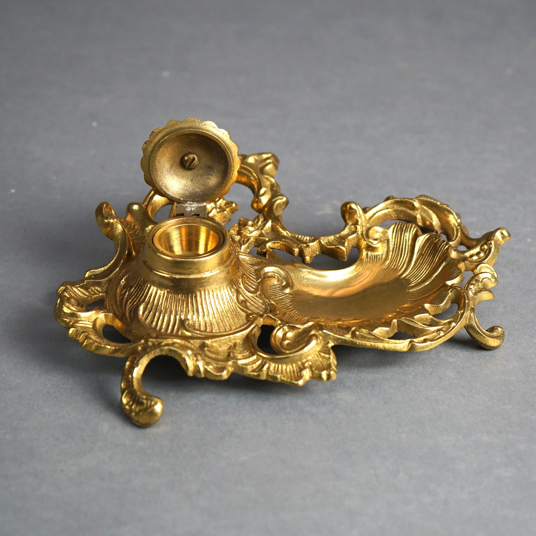 French Louis XIV Style Gilt Bronze Foliate Form Inkwell 20thC In Good Condition For Sale In Big Flats, NY