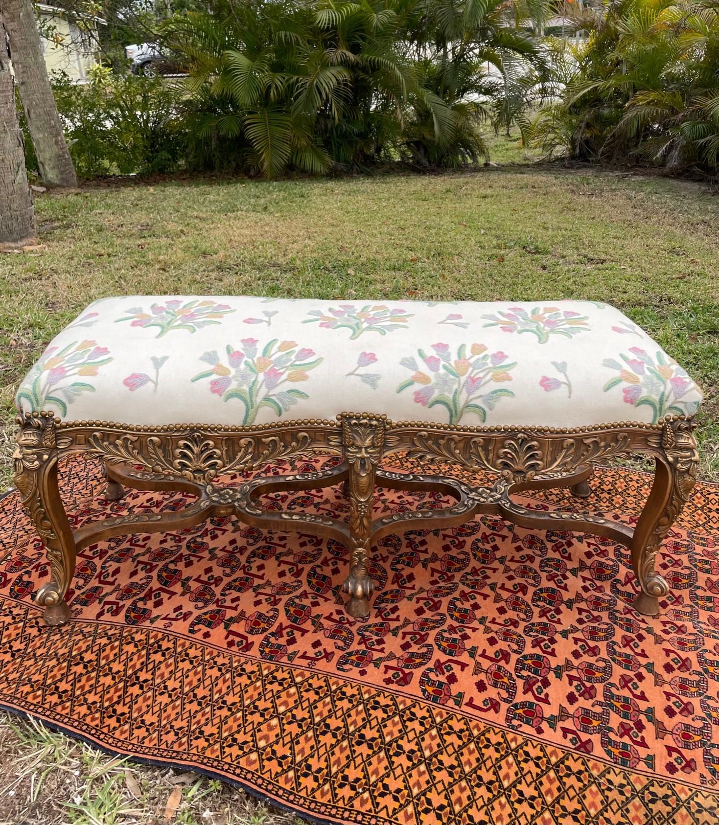 French Louis XIV Style Giltwood Carved Window Bench 19th Century. For Sale 3