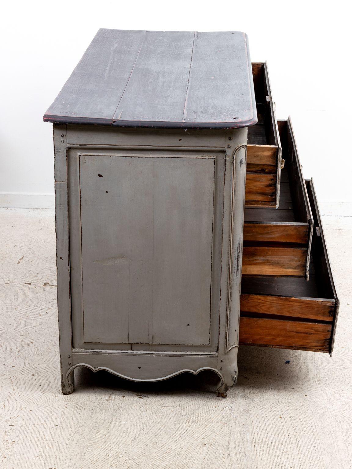 Commode française de style Louis XIV peinte en gris, fin du 19e siècle en vente 1