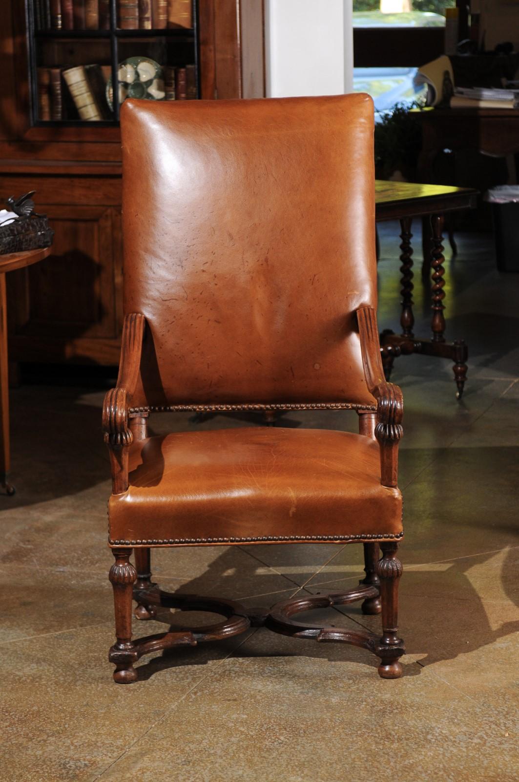 leather fauteuil
