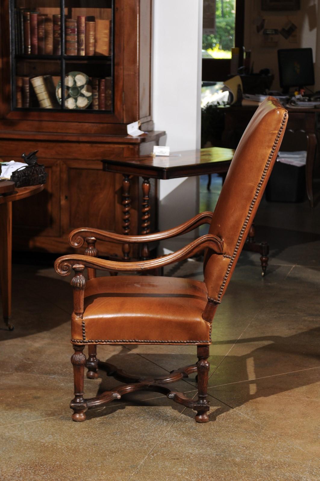 French Louis XIV Style Late 19th Century Beech Fauteuil with Leather Upholstery In Good Condition In Atlanta, GA