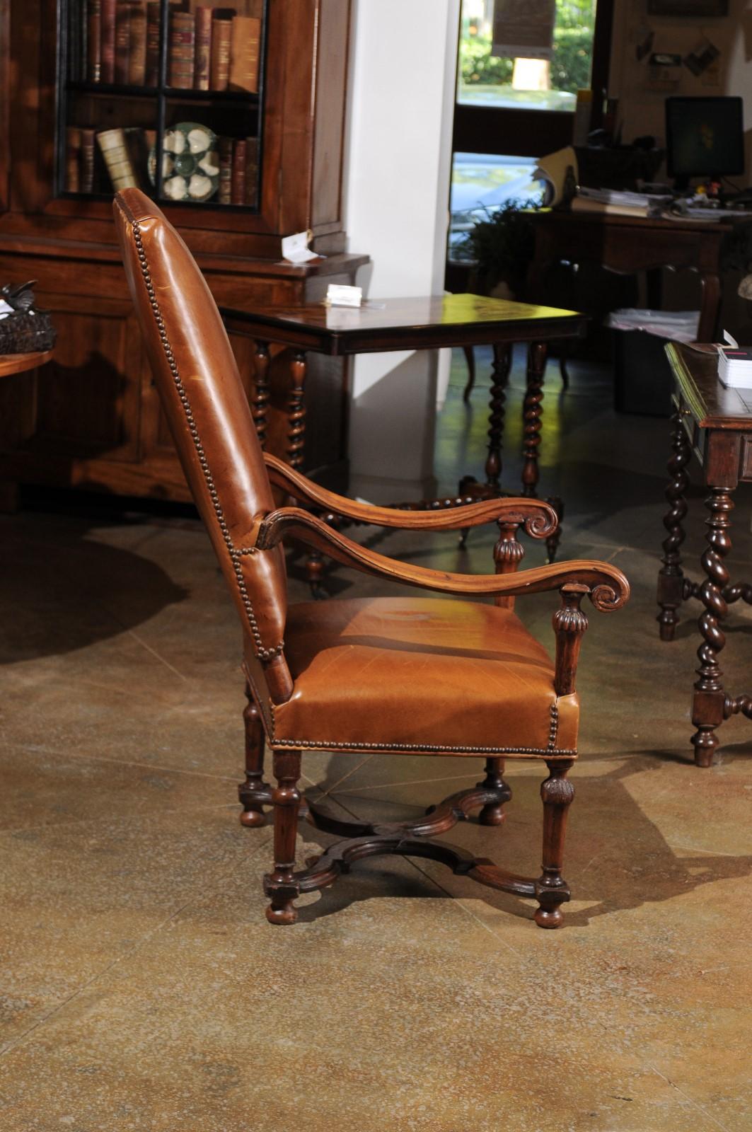 French Louis XIV Style Late 19th Century Beech Fauteuil with Leather Upholstery For Sale 3