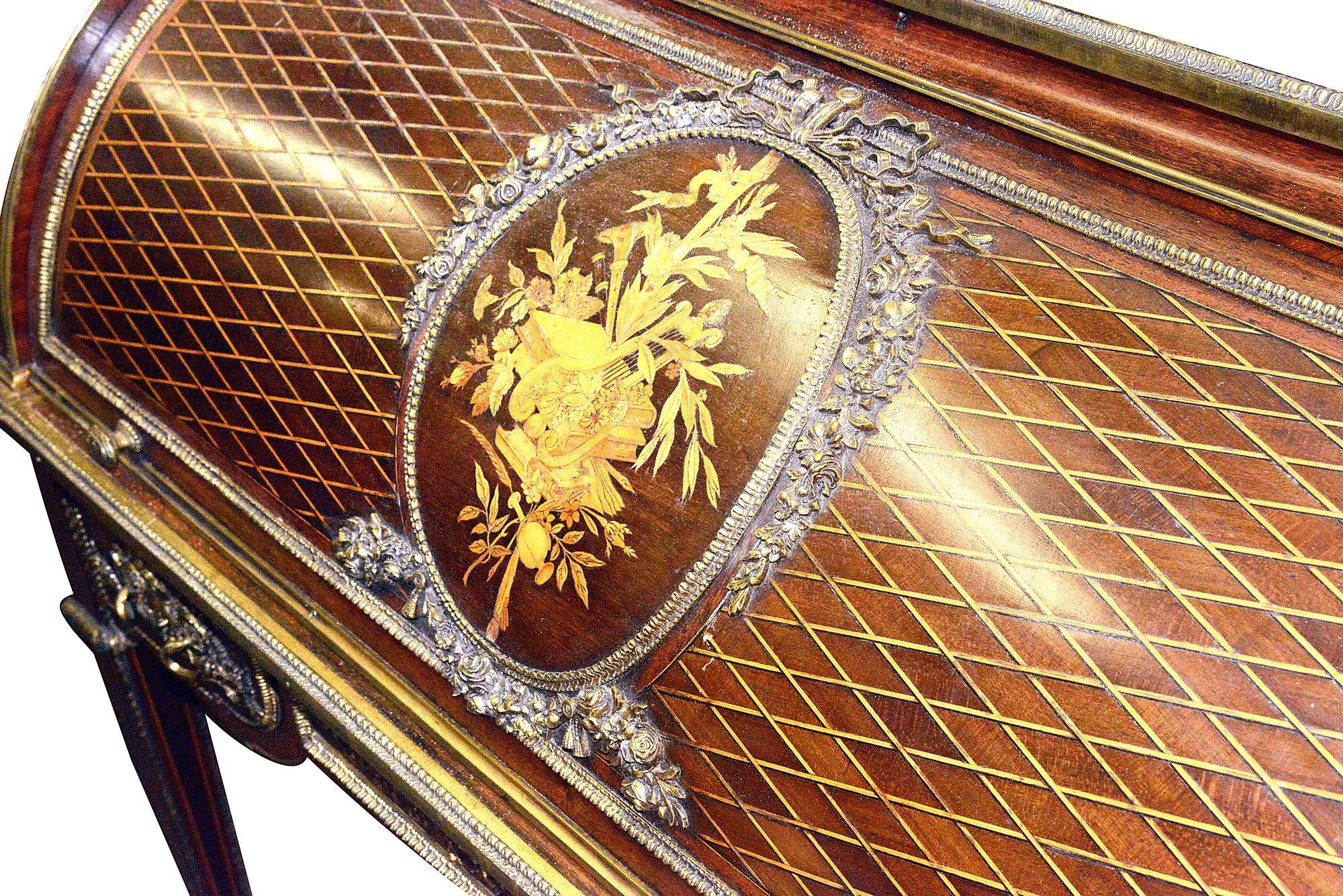 Francese Scrittoio francese intarsiato in stile Luigi XIV alla maniera di A Link in vendita