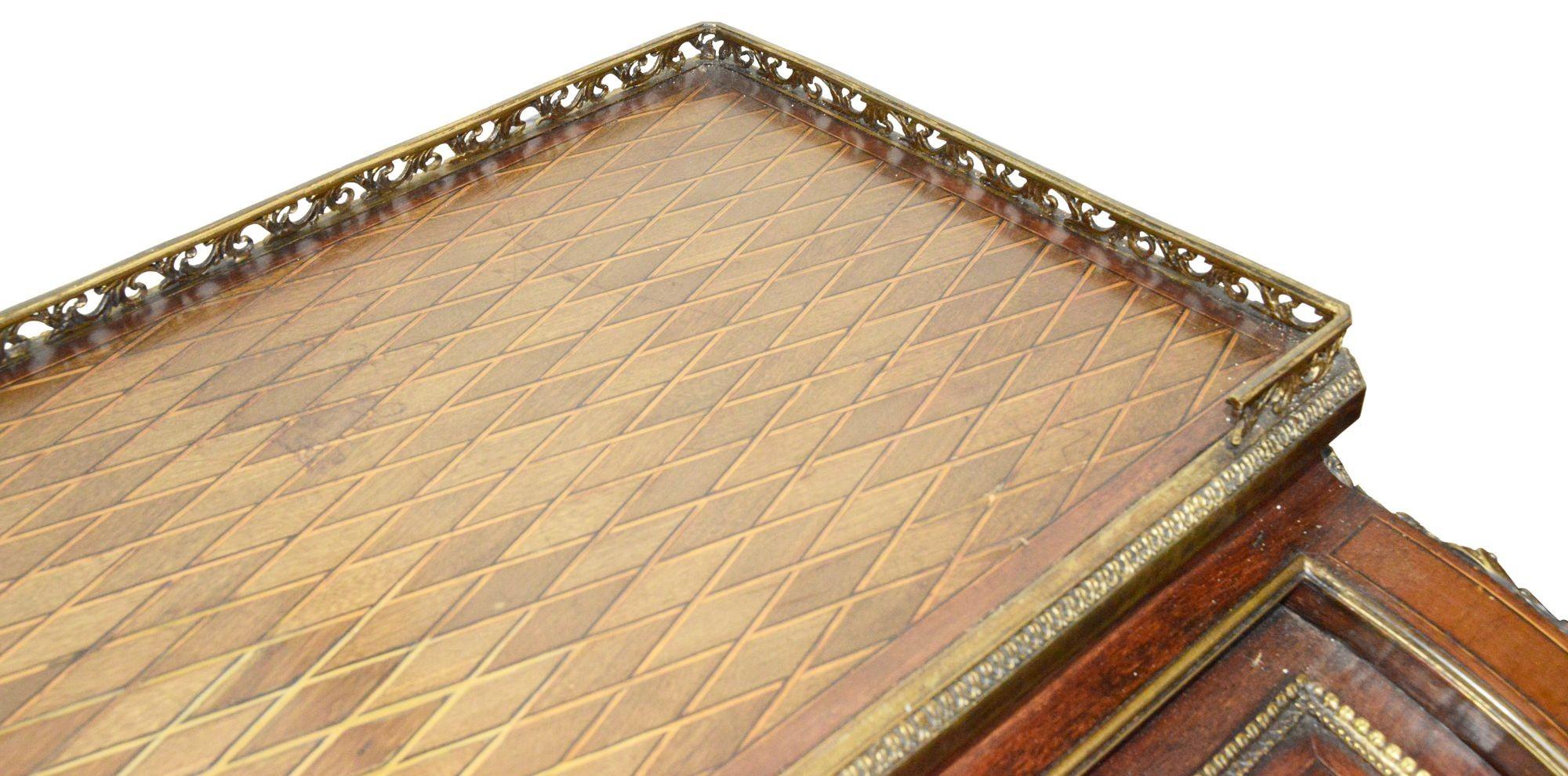 Scrittoio francese intarsiato in stile Luigi XIV alla maniera di A Link In condizioni buone in vendita a Brighton, Sussex