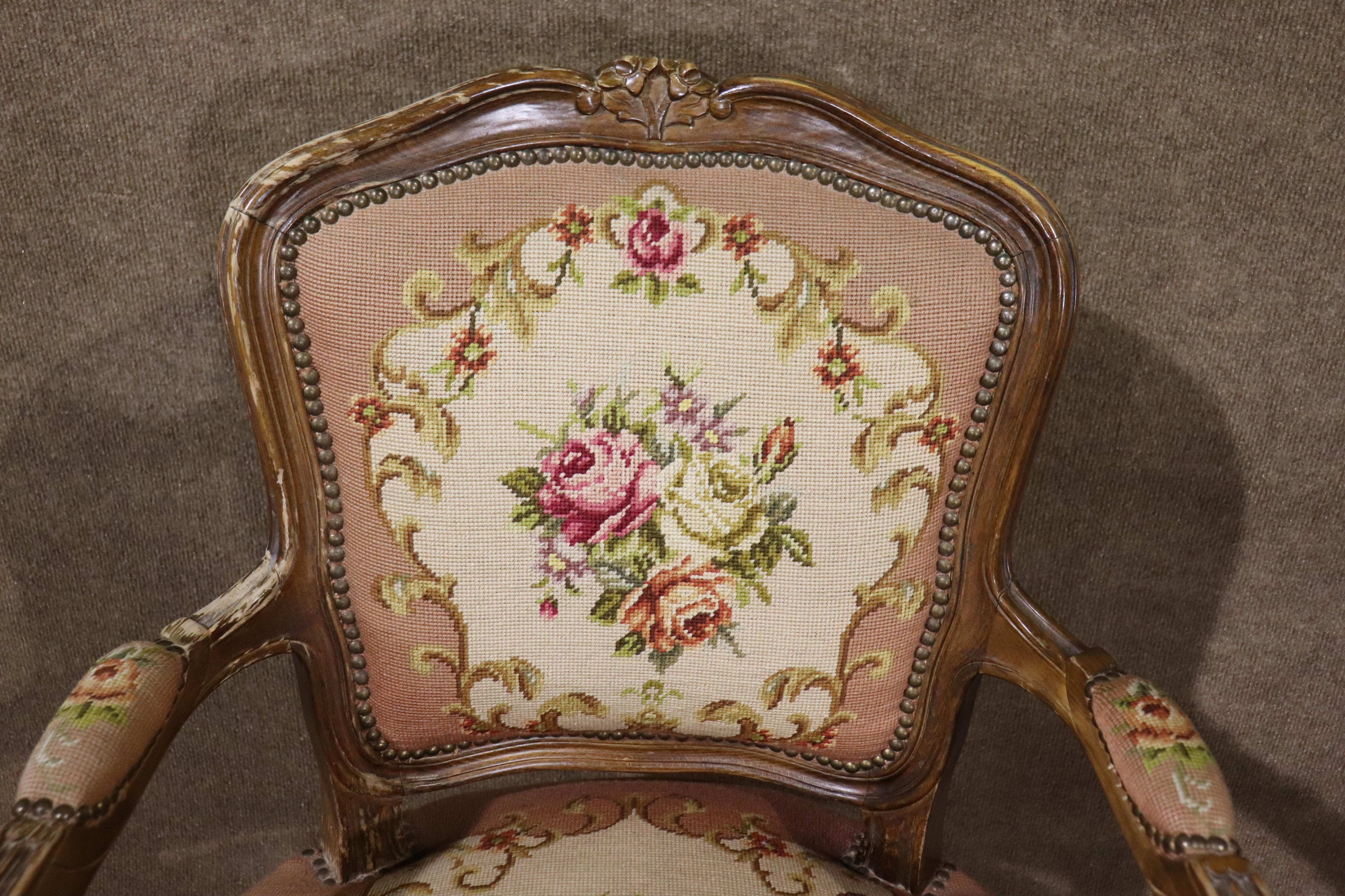 French Louis XIV Style Needlepoint Arm Chair In Good Condition For Sale In Brooklyn, NY