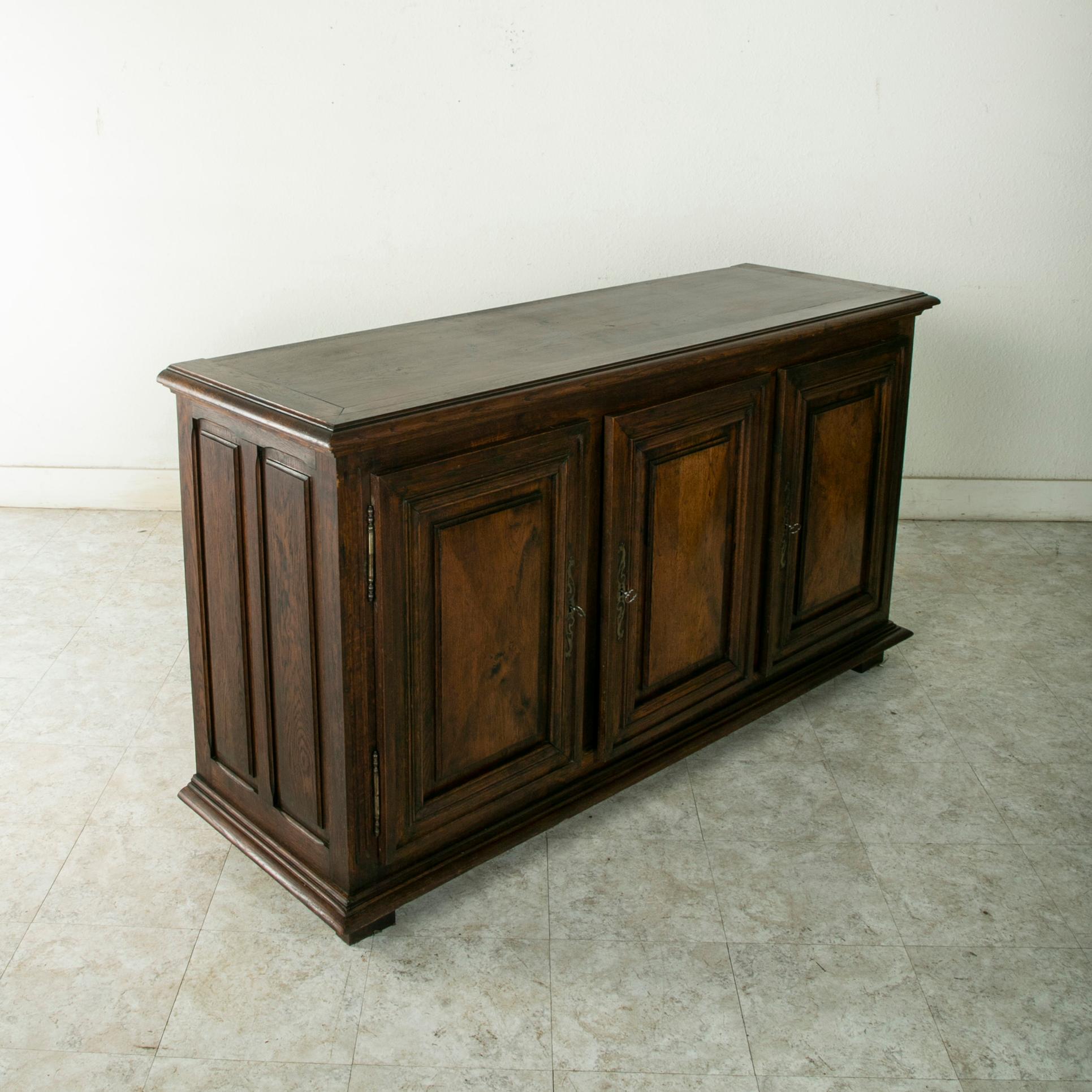 French Louis XIV Style Oak Enfilade, Sideboard, or Buffet, circa 1900 In Good Condition In Fayetteville, AR