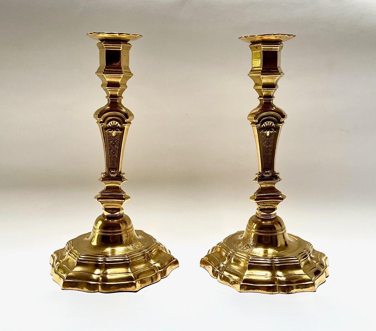 French Louis XIV Style Ormolu Bronze Armorial Candlesticks Pair, circa 1840 For Sale 6