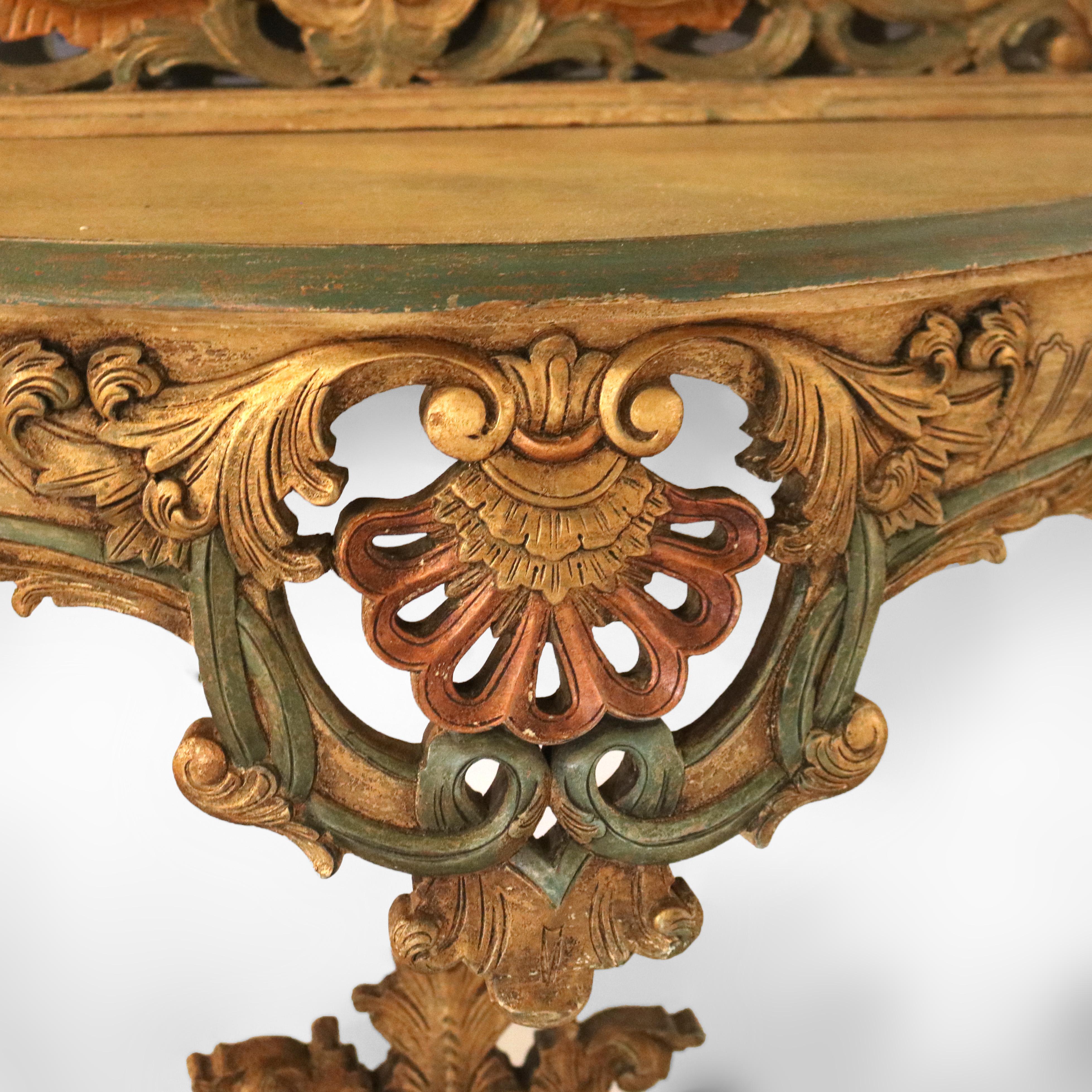 Policromo Set di console francese in stile Luigi XIV in legno dorato e policromato con volute ornamentali in vendita