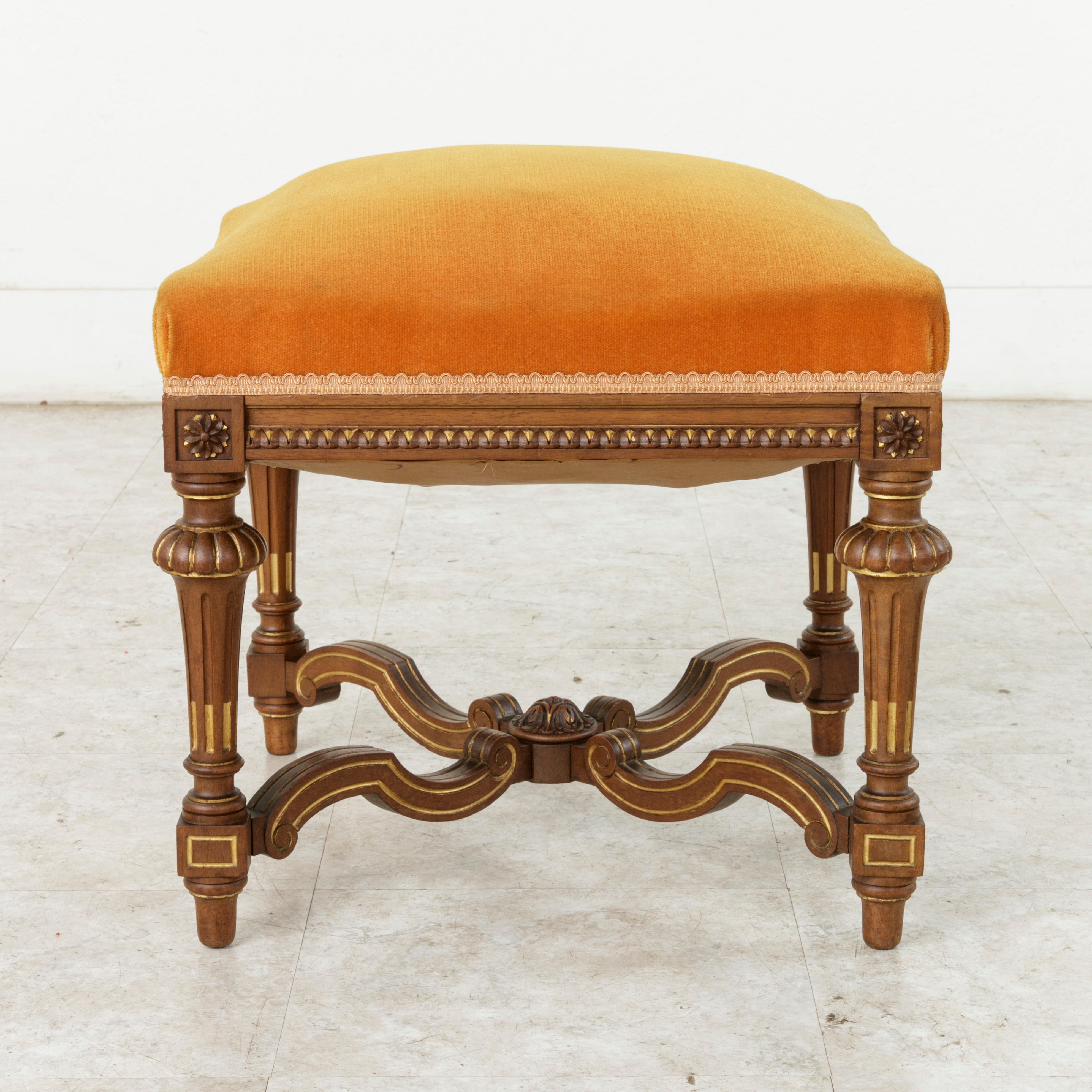 French Louis XIV Style Walnut Banquette, Stool, or Ottoman, circa 1900 In Good Condition In Fayetteville, AR