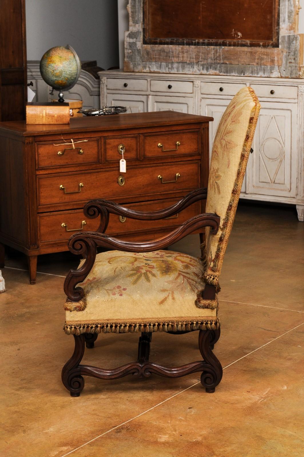 French Louis XIV Style Walnut Fauteuil with Carved Arms and Scrolling Legs For Sale 6