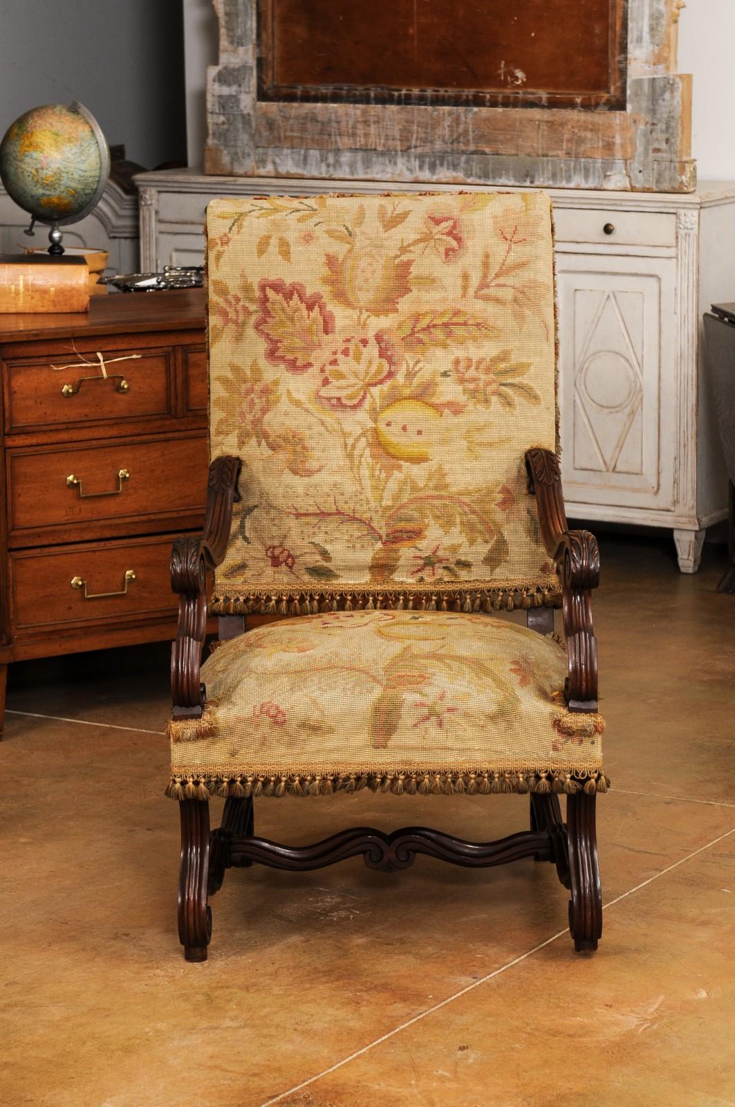 French Louis XIV Style Walnut Fauteuil with Carved Arms and Scrolling Legs For Sale 7
