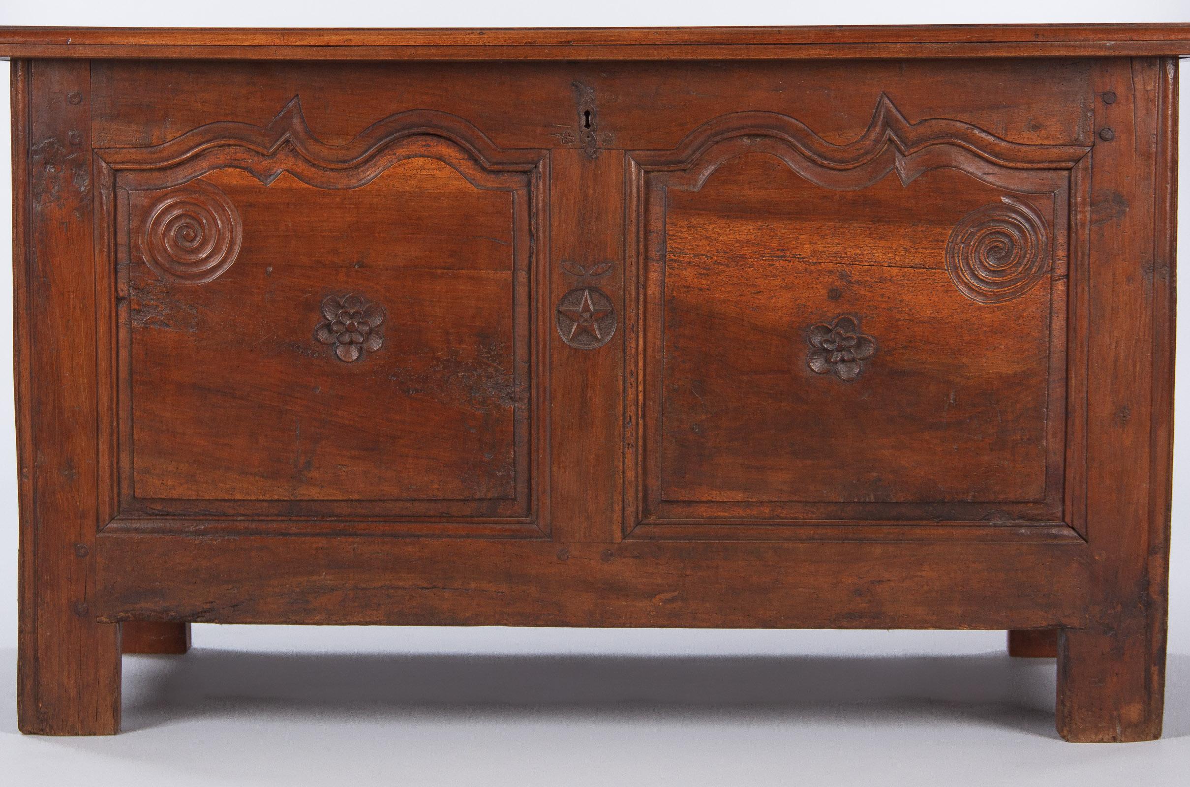 Country French Walnut Trunk in Louis XIV Style, 19th Century 15