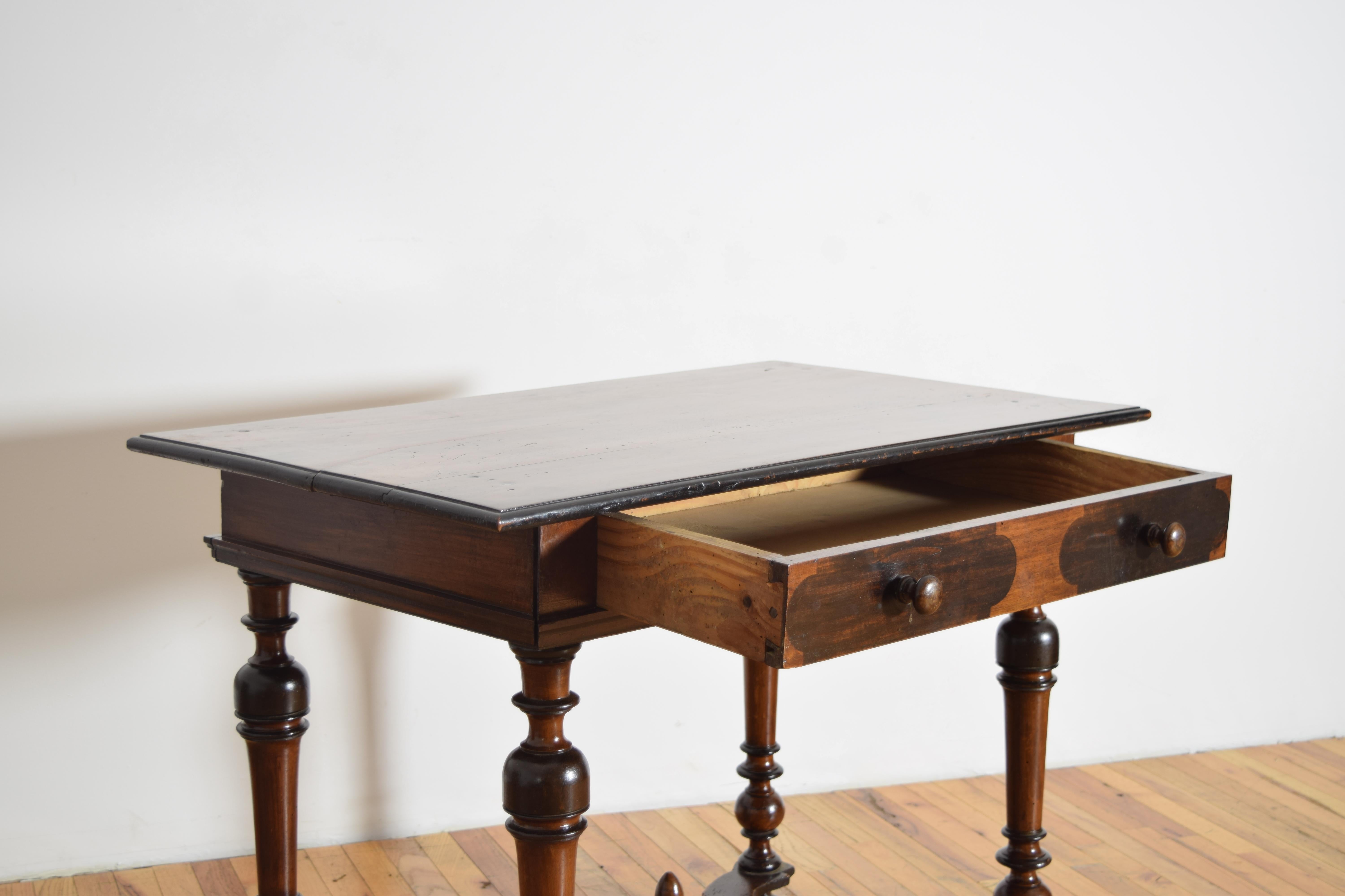 Französischer Louis XIV Tisch aus gedrechseltem Nussbaumholz und Ebonisierung mit 1 Schublade, ca. 1725 (Walnuss) im Angebot