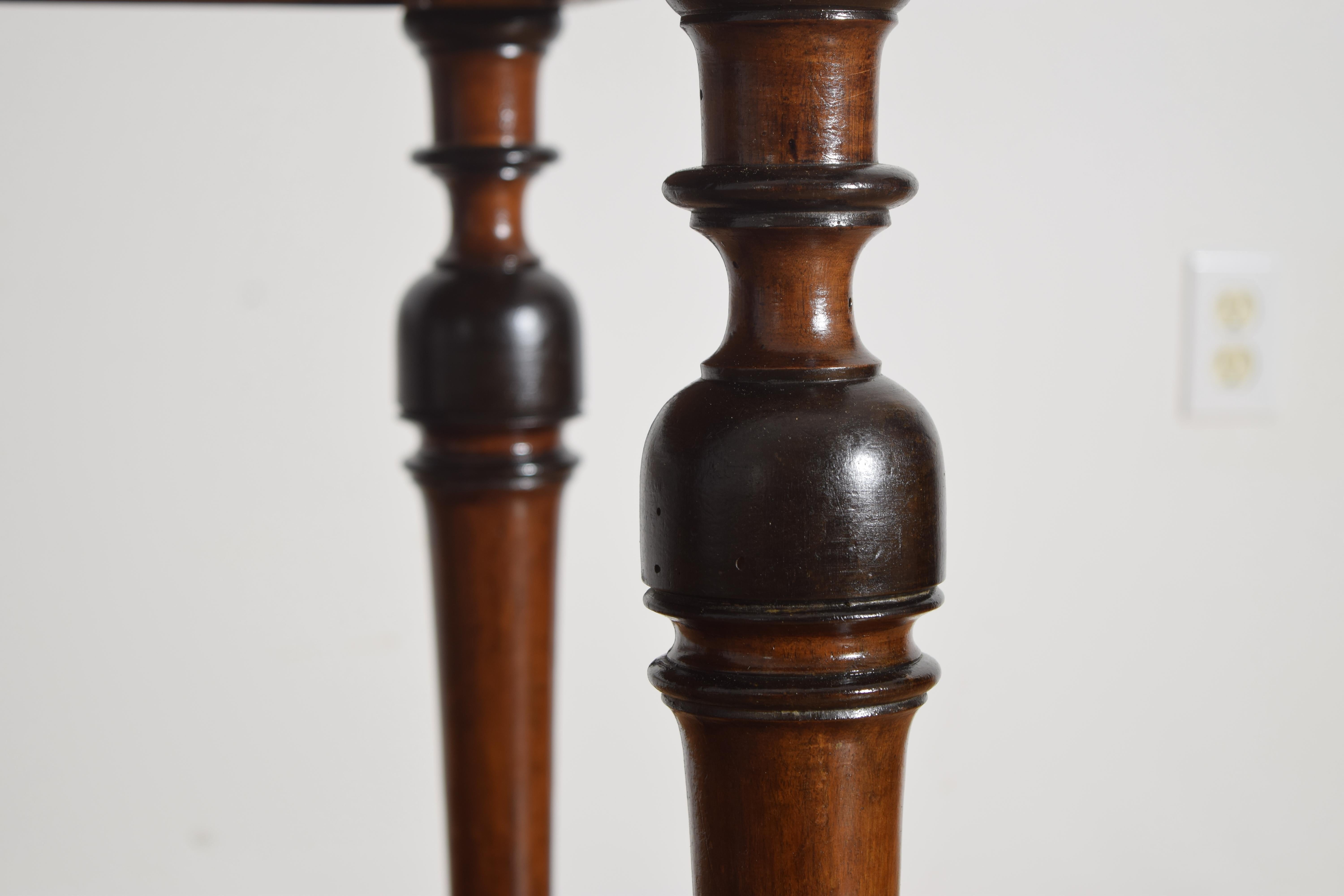 Französischer Louis XIV Tisch aus gedrechseltem Nussbaumholz und Ebonisierung mit 1 Schublade, ca. 1725 im Angebot 2