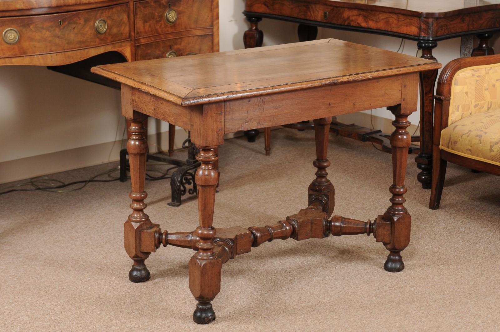French Louis XIV Walnut Table, Early 18th Century For Sale 5