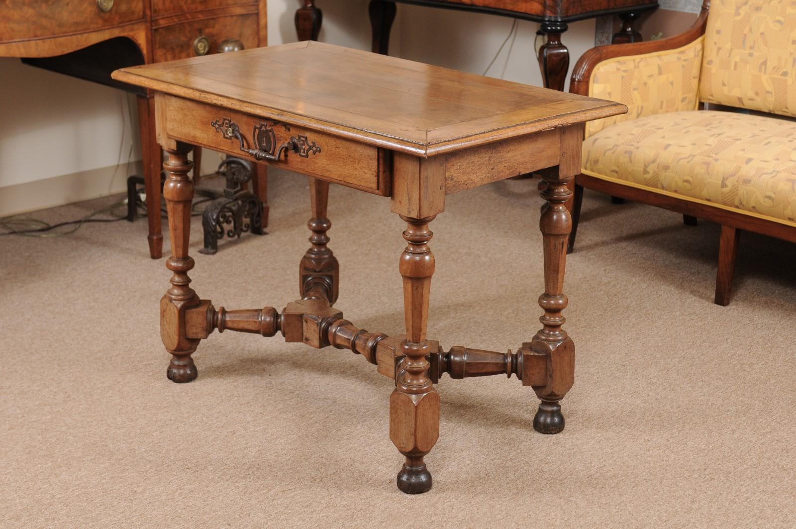 French Louis XIV Walnut Table, Early 18th Century For Sale 6
