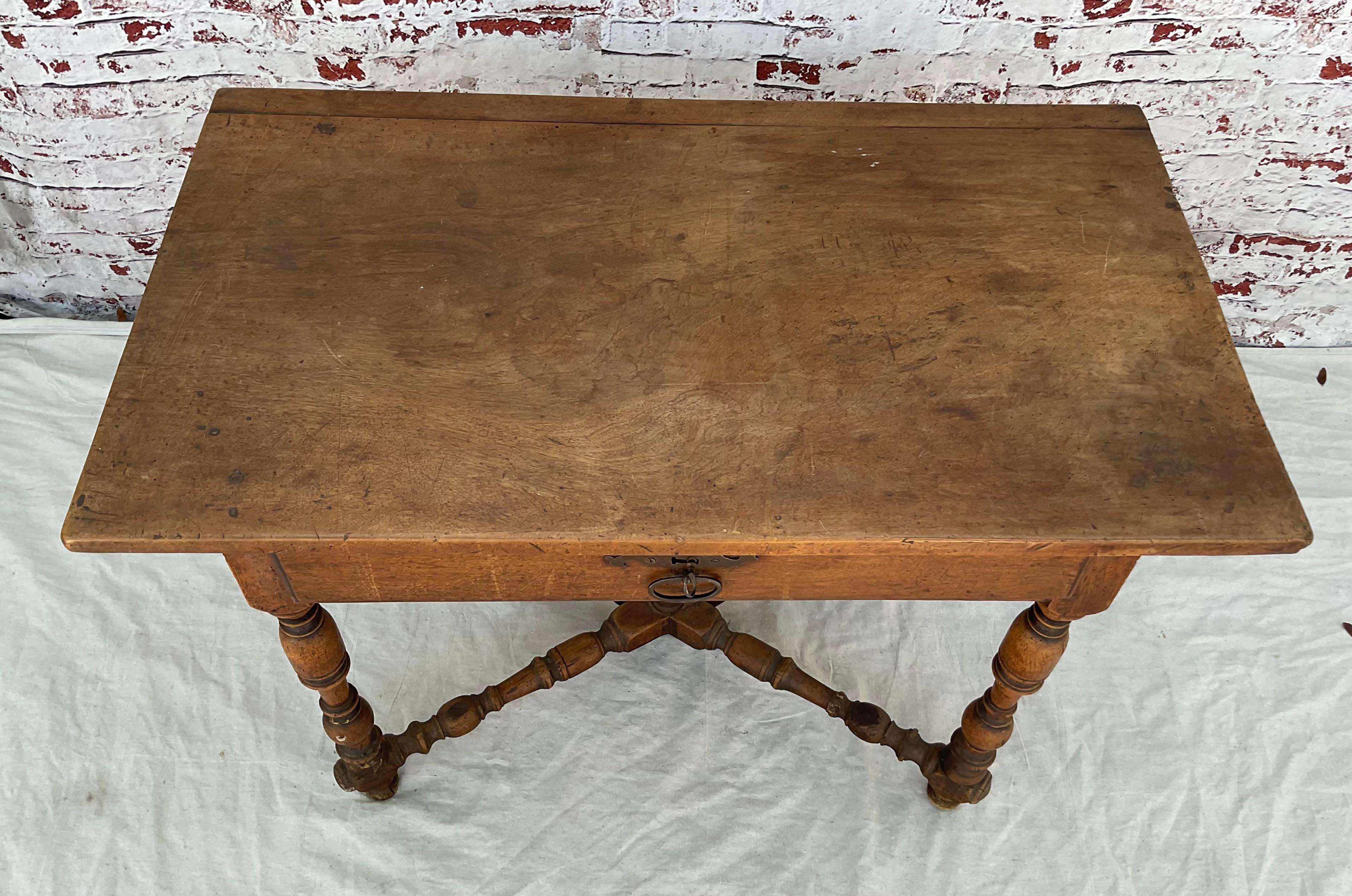 Français Table française Louis XIV en vente