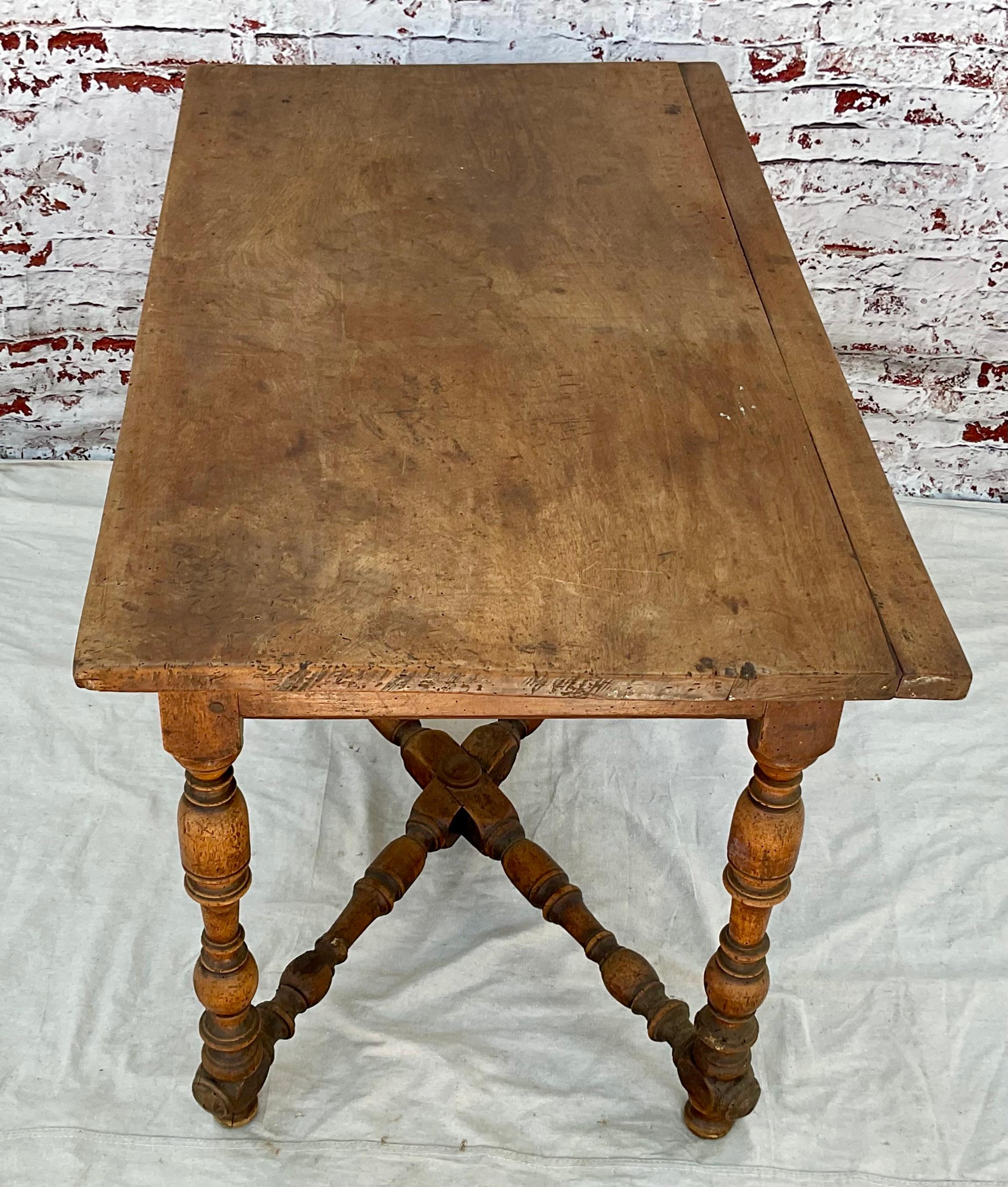 Table française Louis XIV en vente 1