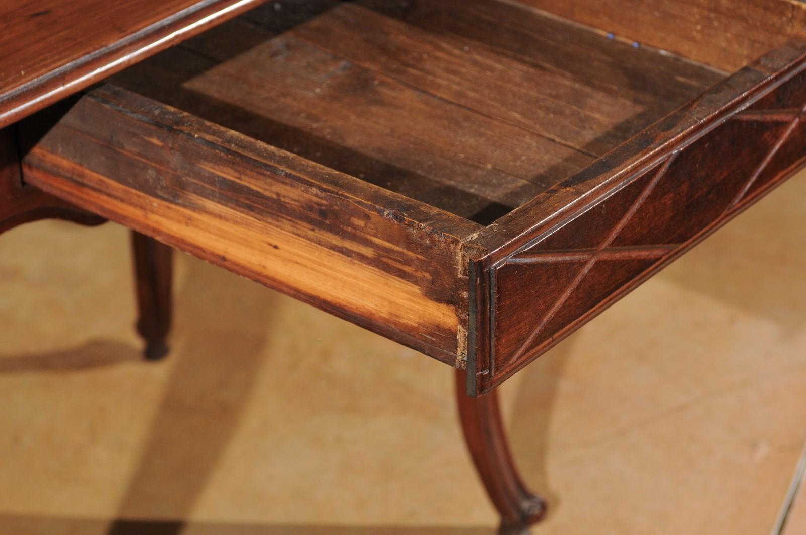 French Louis XV 1780s Solid Walnut Side Table with Drawer and Fretted Motifs 3