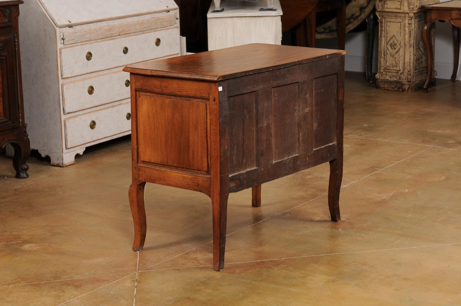 Bronze French Louis XV 1790s Walnut Commode Sauteuse with Two Drawers and Cabriole Legs For Sale