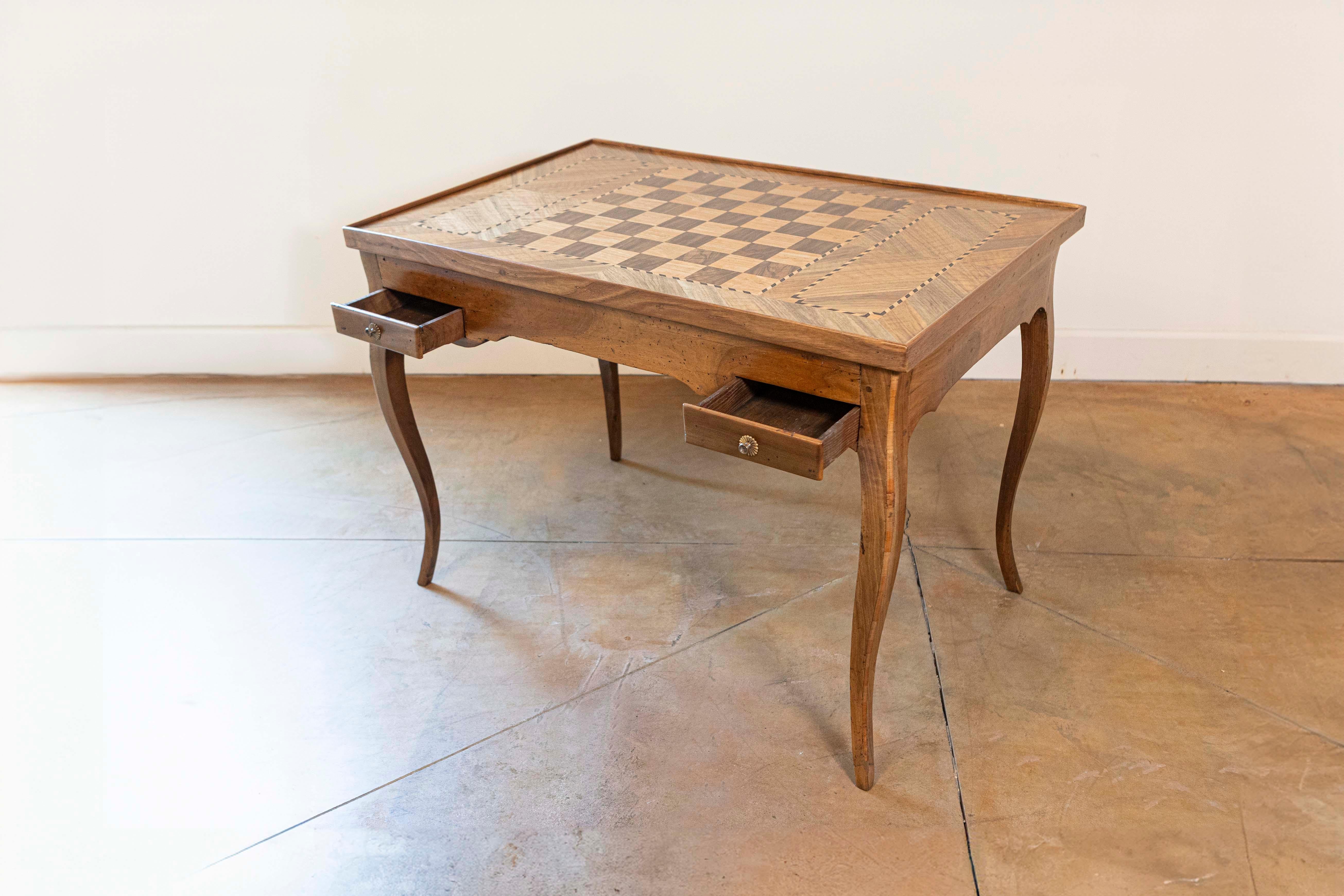 French Louis XV 1790s Walnut Tric Trac Marquetry Game Table with Reversible Top In Good Condition In Atlanta, GA
