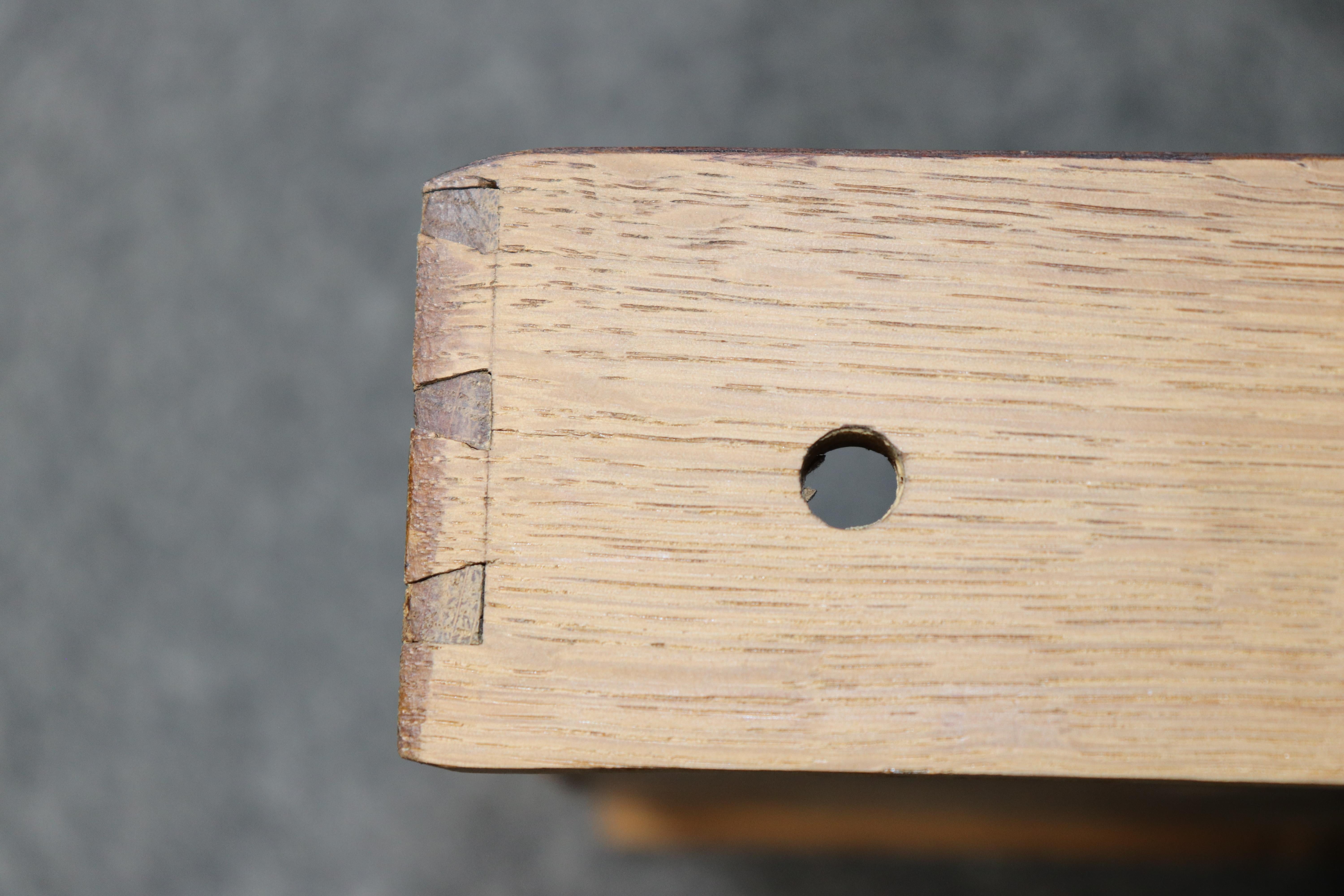 French Louis XV 1870s era Marble Top Bronze Mounted Mahogany Round End by Millet For Sale 12