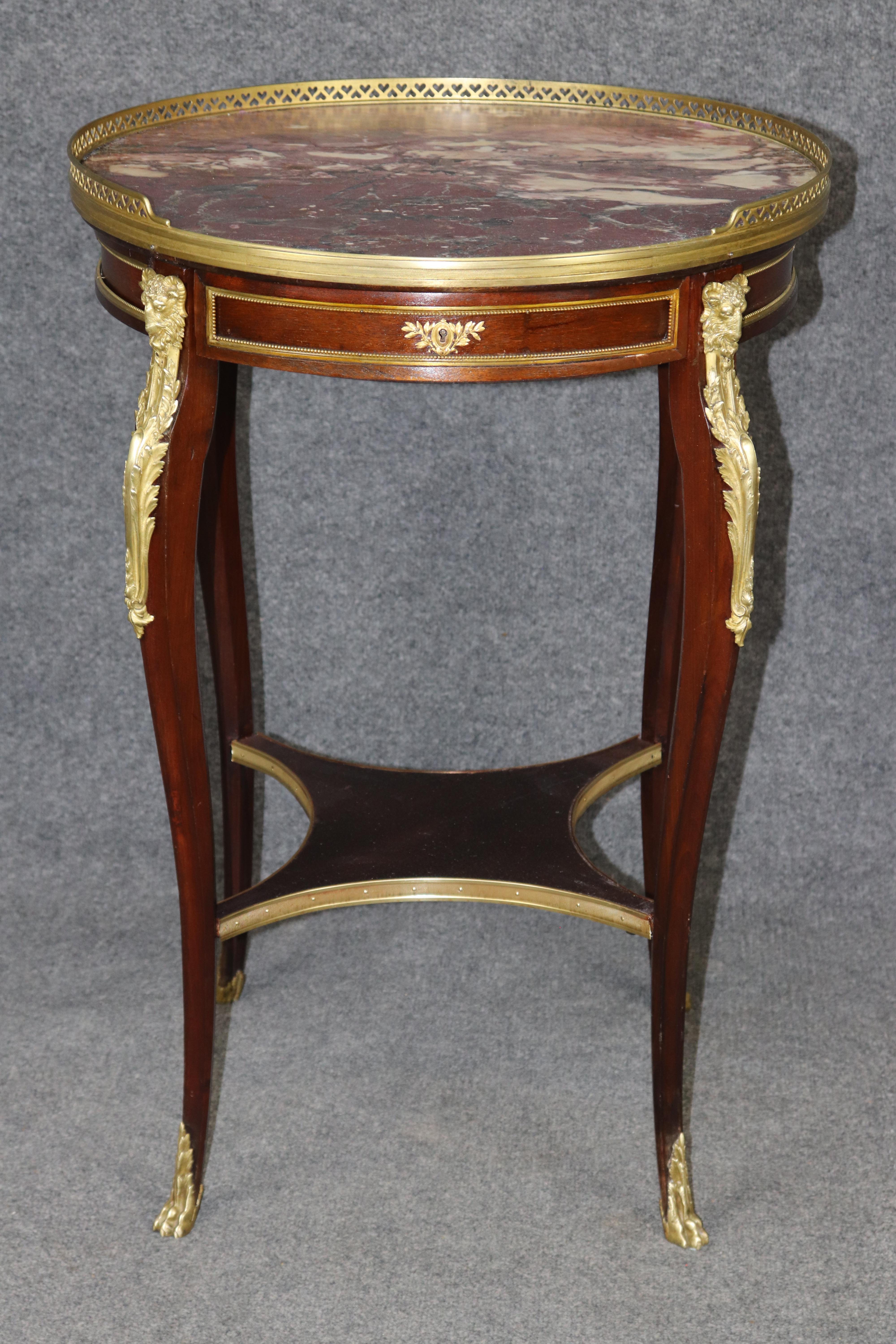French Louis XV 1870s era Marble Top Bronze Mounted Mahogany Round End by Millet In Good Condition For Sale In Swedesboro, NJ
