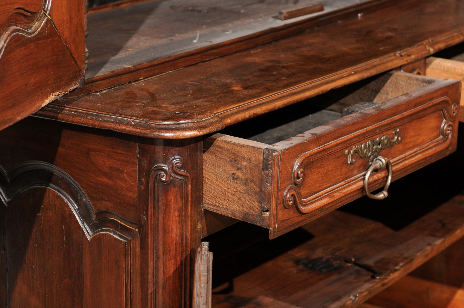 French Louis XV 18th Century Cherry Buffet à Deux-Corps from the Loire Valley For Sale 5